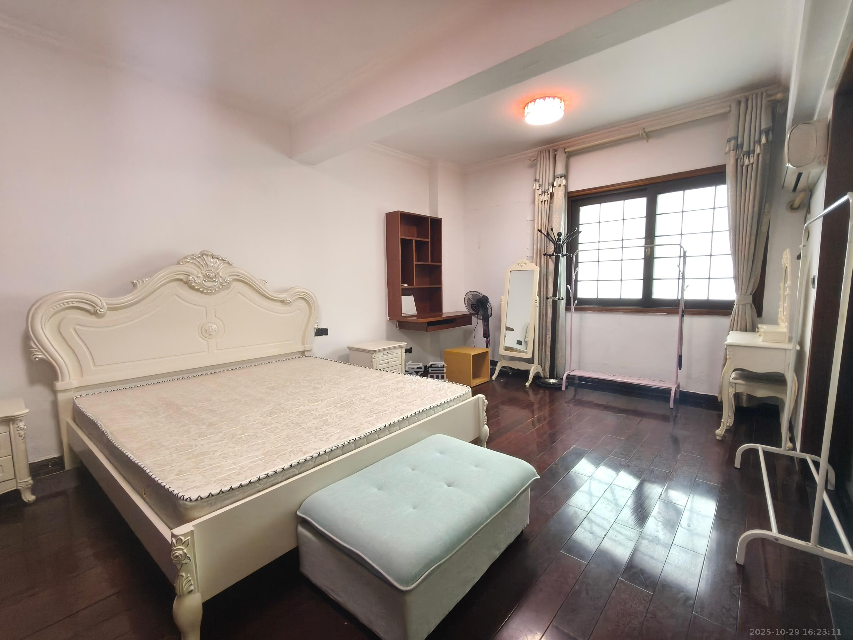 楚天家园  1室1厅1卫    1300.0元/月室内图