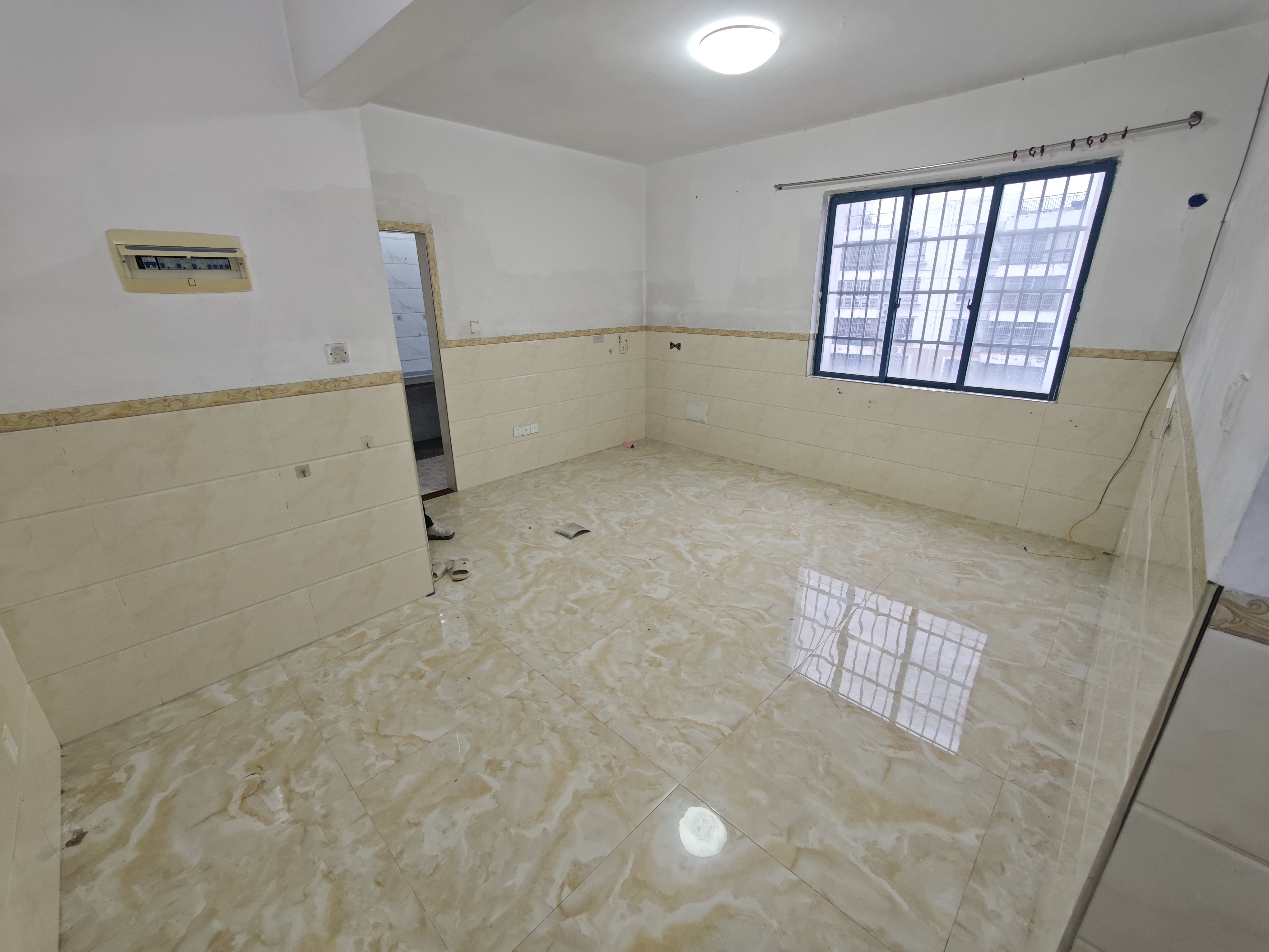 滨江新城  2室1厅1卫    1500.0元/月室内图