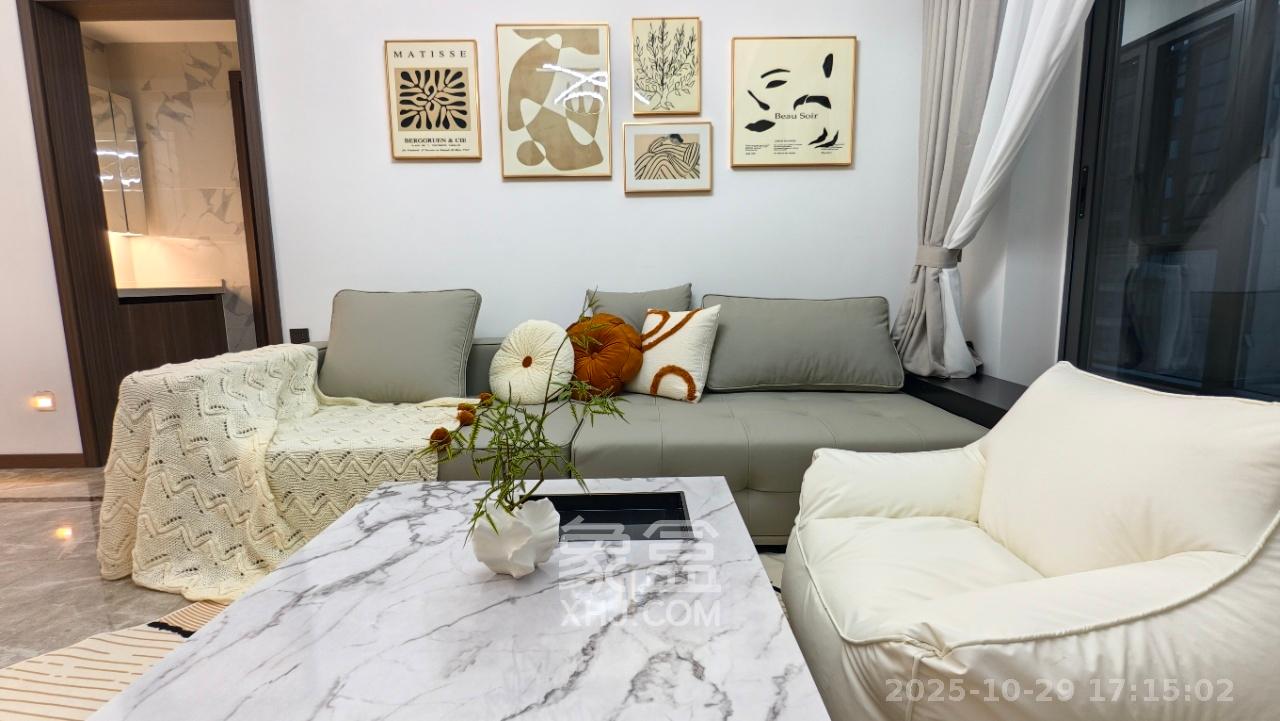 绿地V岛  3室2厅2卫    4200.0元/月 绿地V岛  3室2厅2卫    4200.0元/月室内图