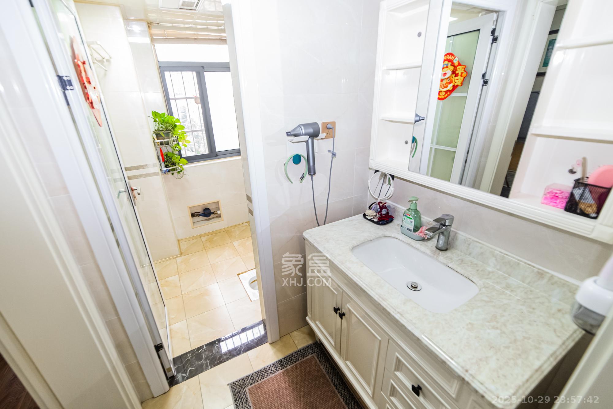 水岸兰庭  3室2厅1卫    108.0万 水岸兰庭  3室2厅1卫    108.0万卫生间