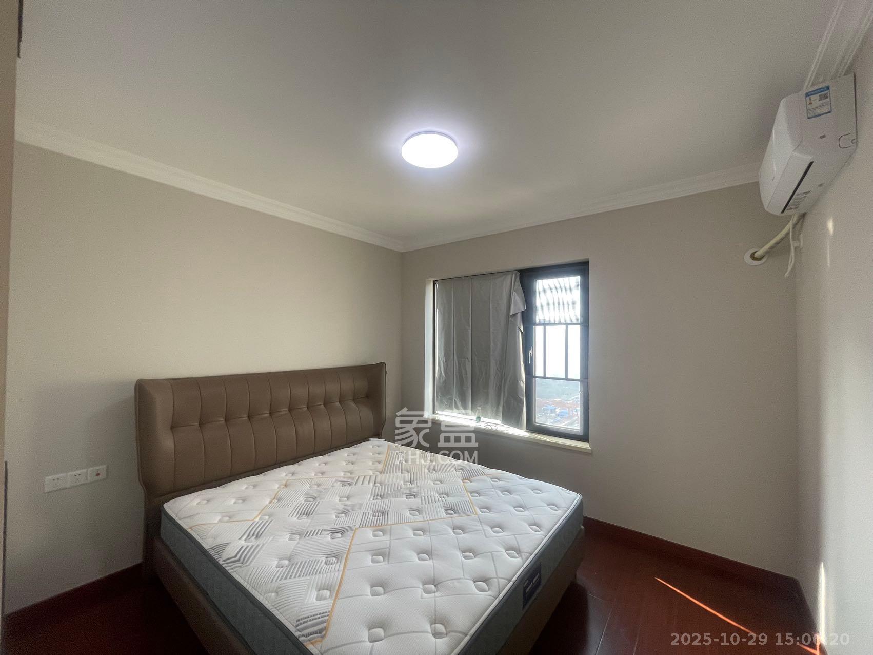 中海珑悦府  4室2厅2卫    3000.0元/月室内图