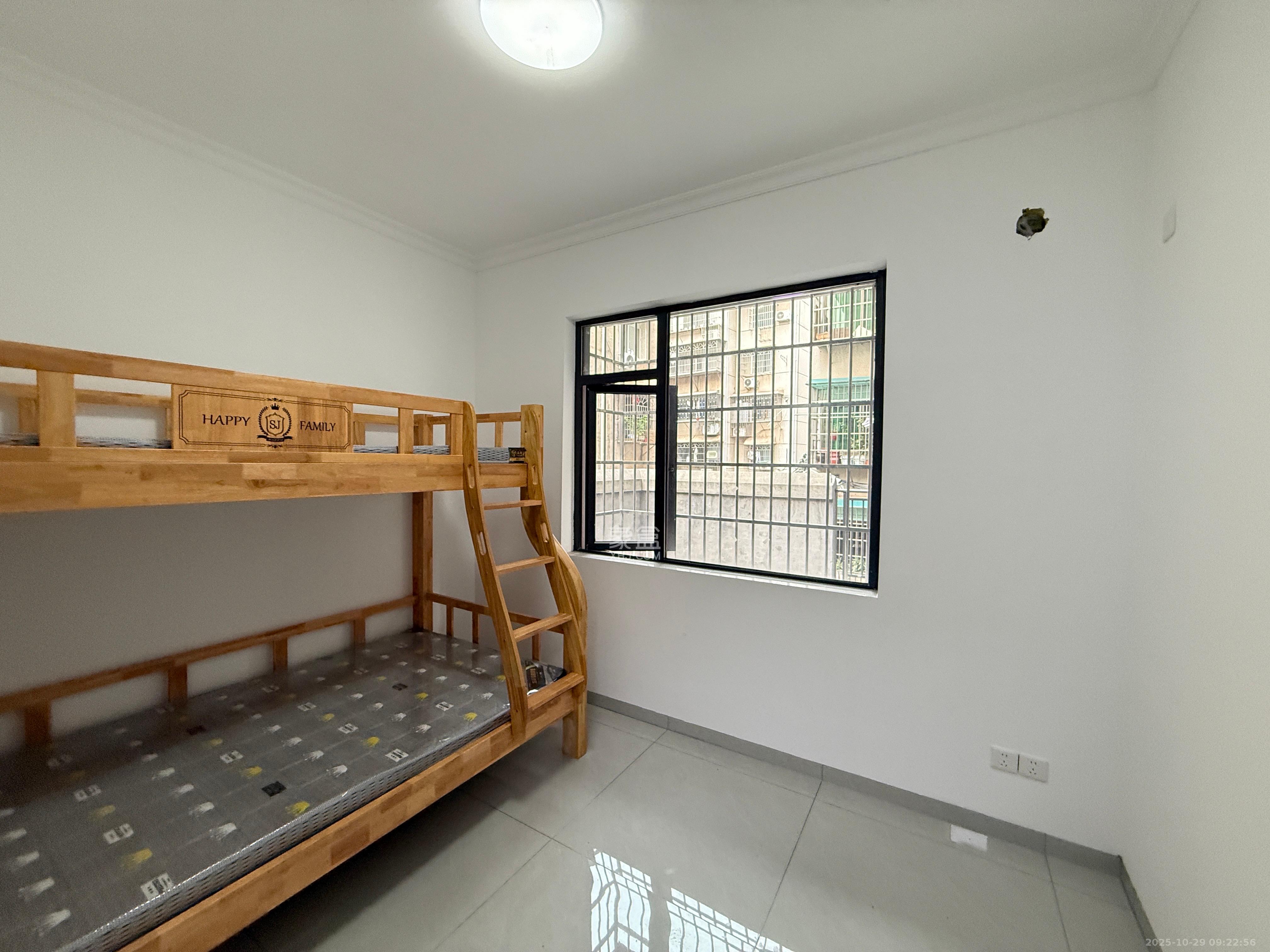 仰天湖1、2村  2室1厅1卫    2500.0元/月室内图