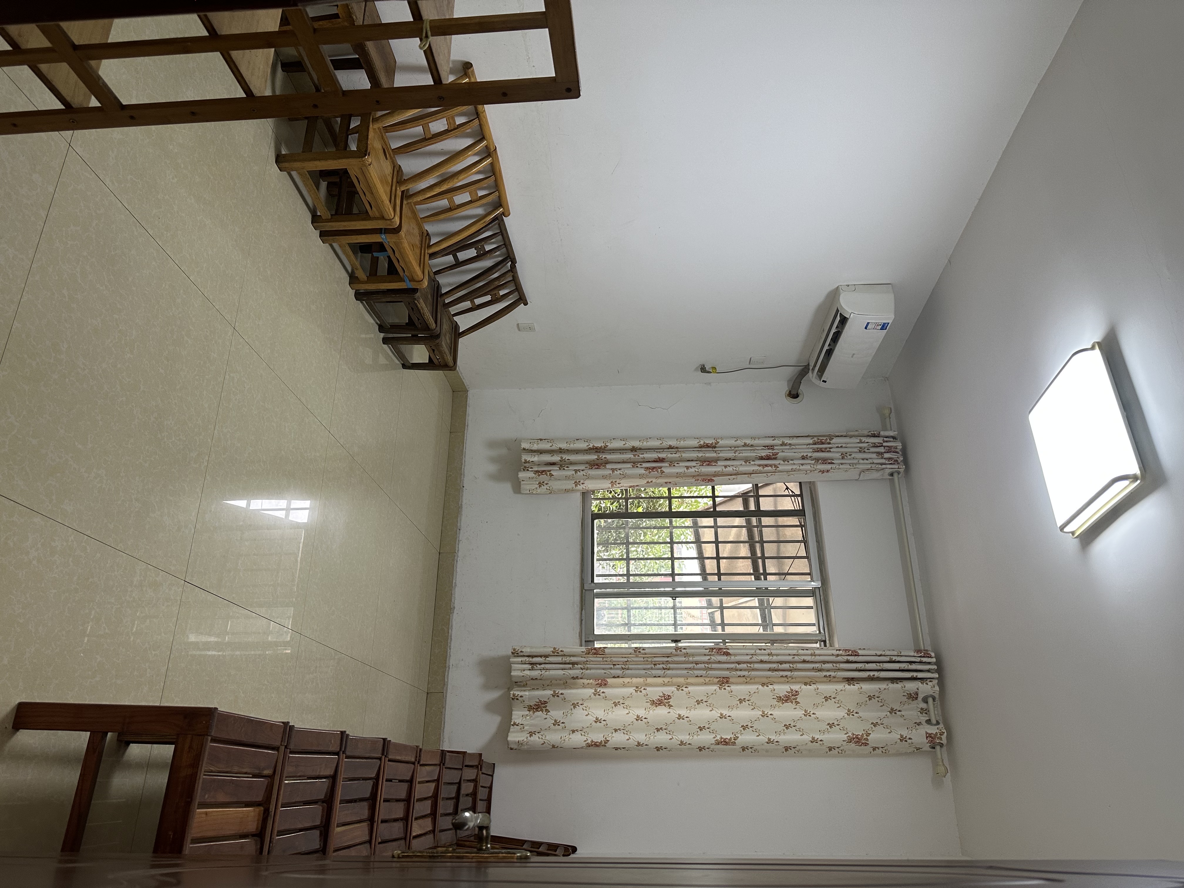 幸福阳光小区  3室2厅2卫    46.8万客厅