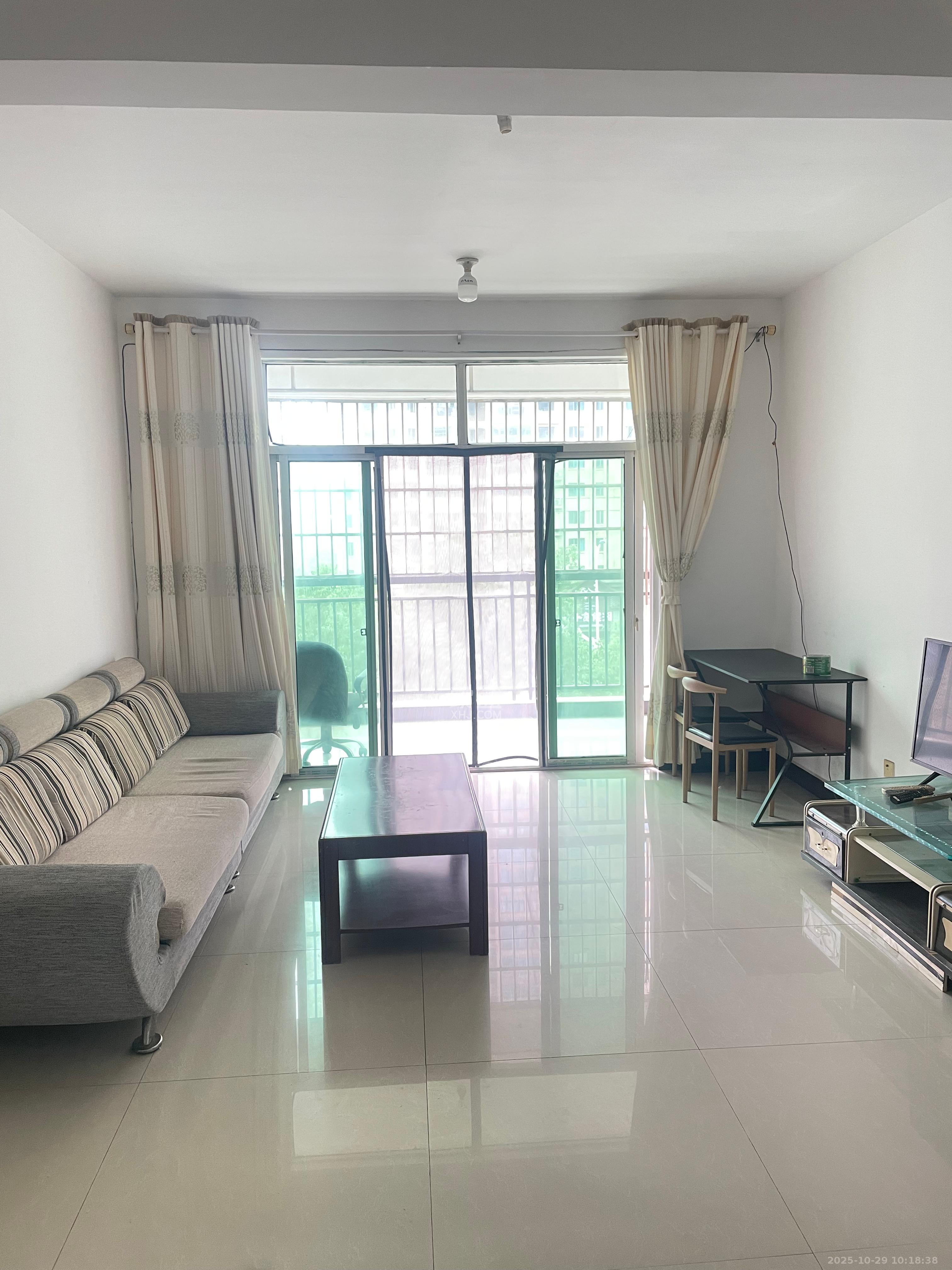 洞井二小区  2室2厅1卫    1500.0元/月 洞井二小区  2室2厅1卫    1500.0元/月室内图