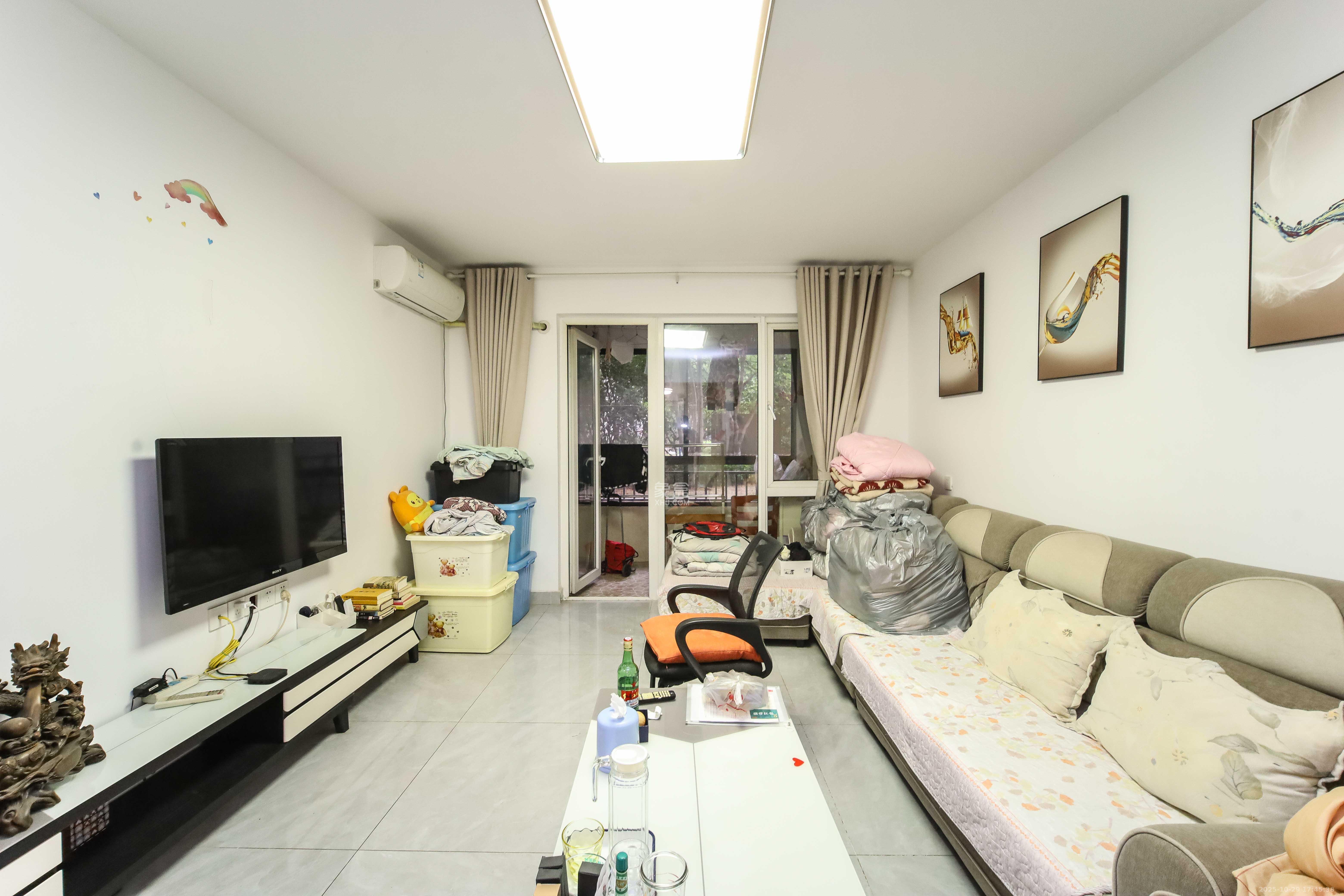 金地格林公馆  3室2厅2卫    110.0万 金地格林公馆  3室2厅2卫    110.0万客厅