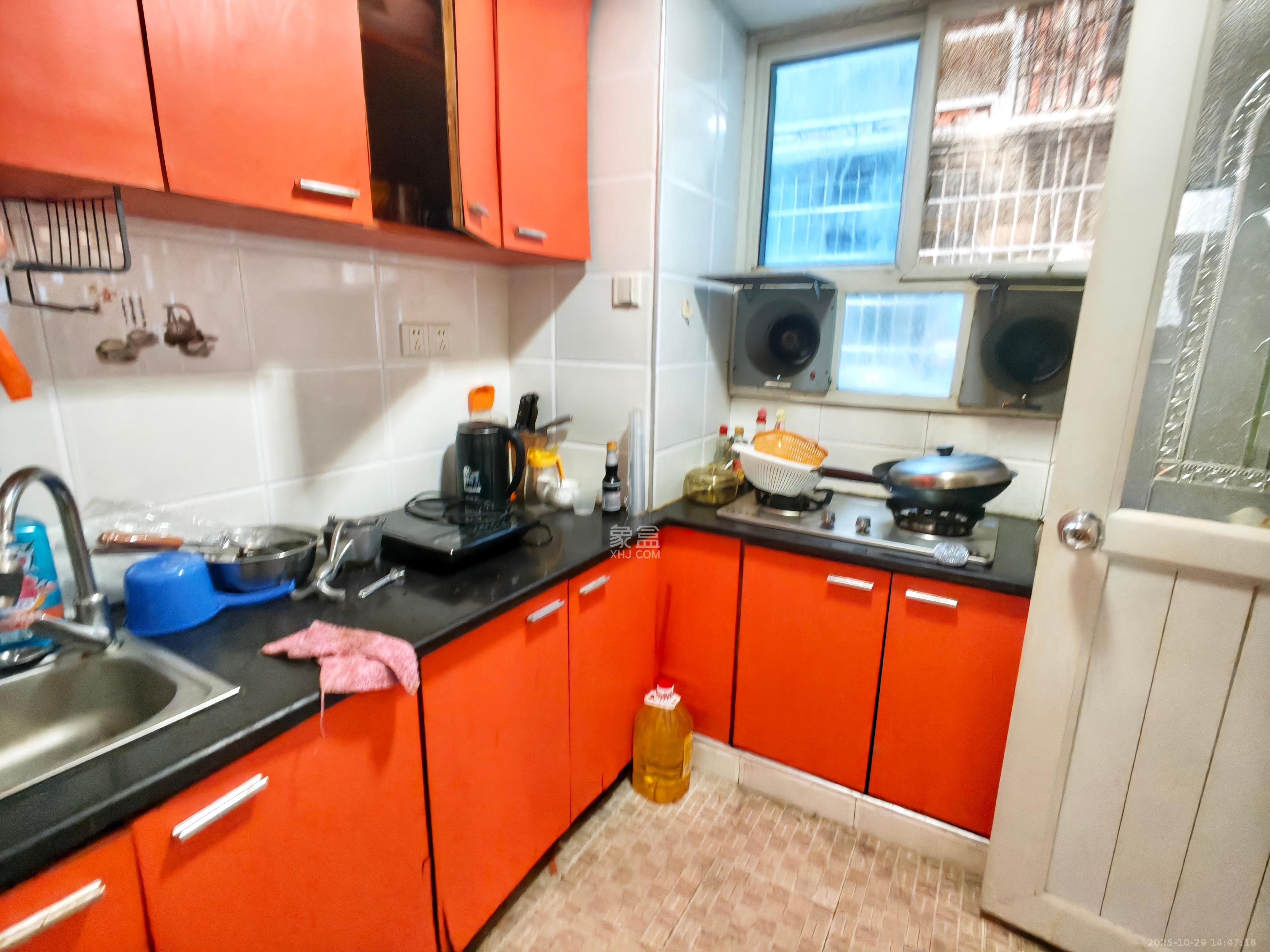 营山巷28号（营山巷小区）  1室1厅1卫    1300.0元/月室内图