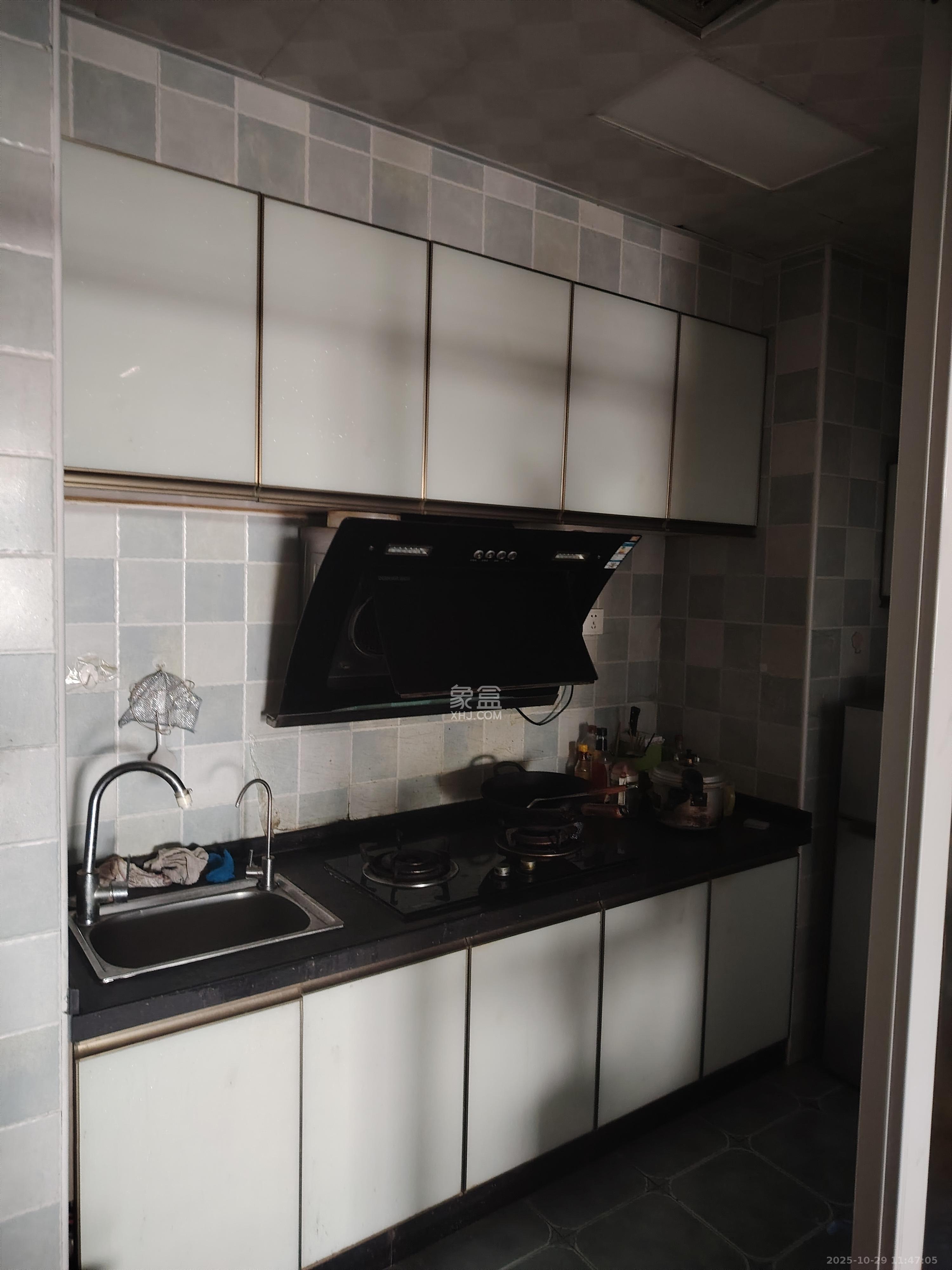 红树湾  1室1厅1卫    1100.0元/月室内图