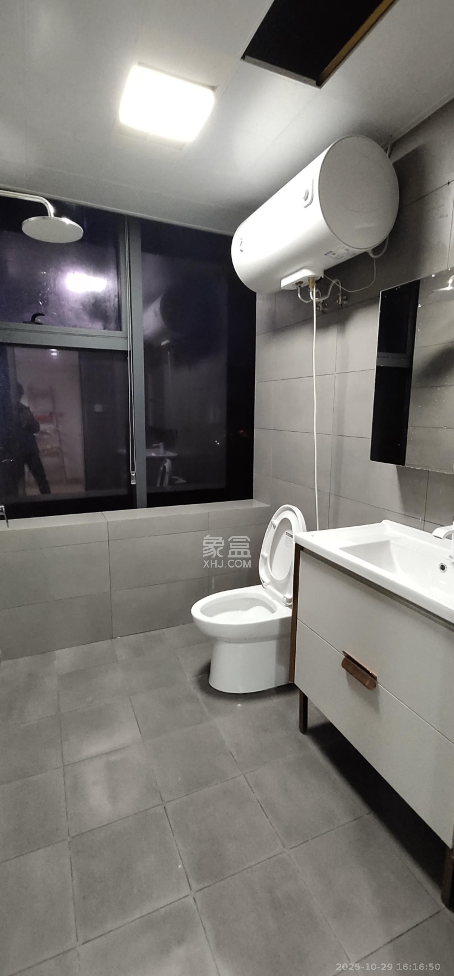 裕天国际商汇中心 1室1厅1卫 1500.0元/月 裕天国际商汇中心 1室1厅1卫 1500.0元/月室内图