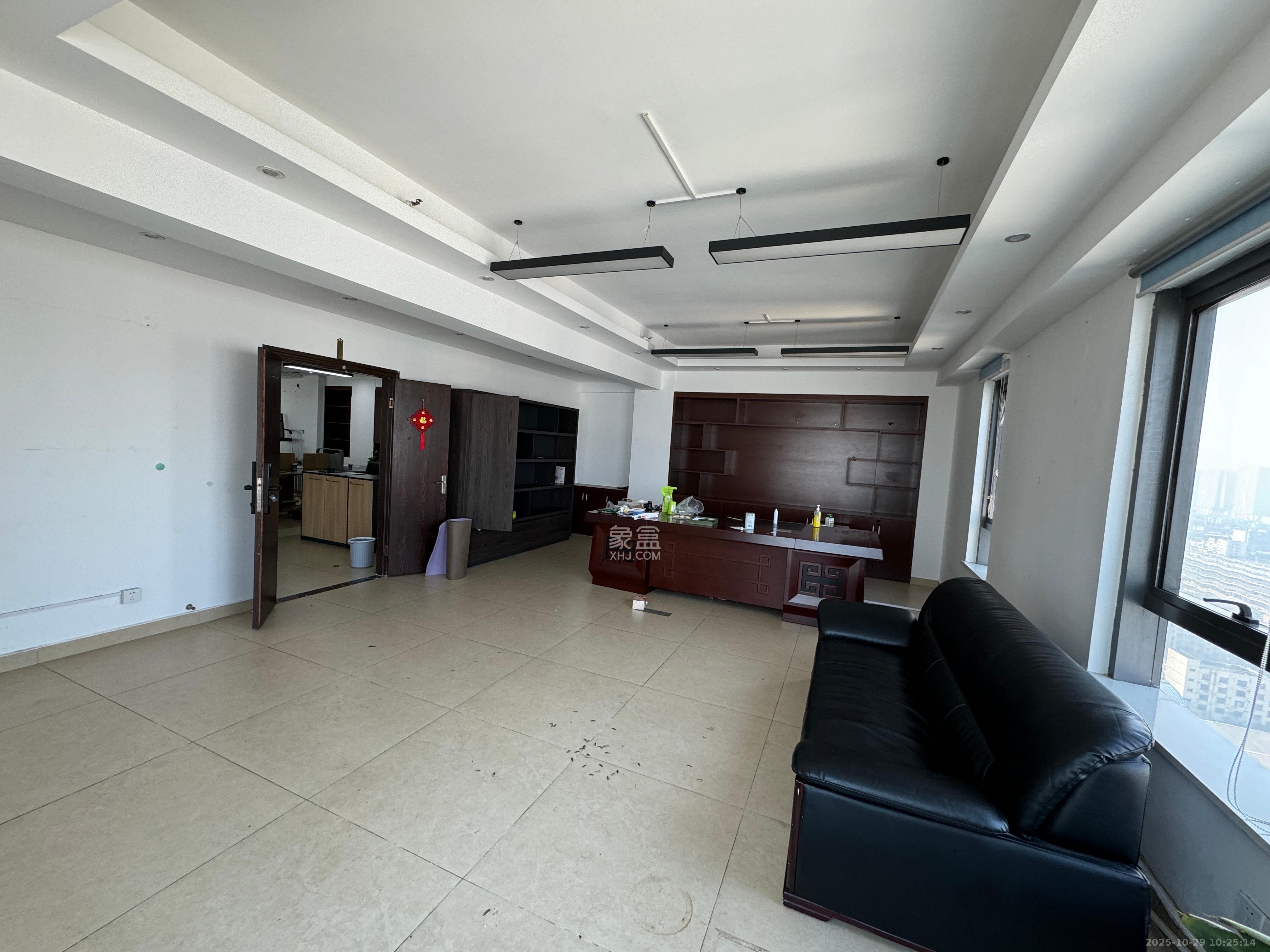 湘域相遇  1室1厅0卫    12000.0元/月