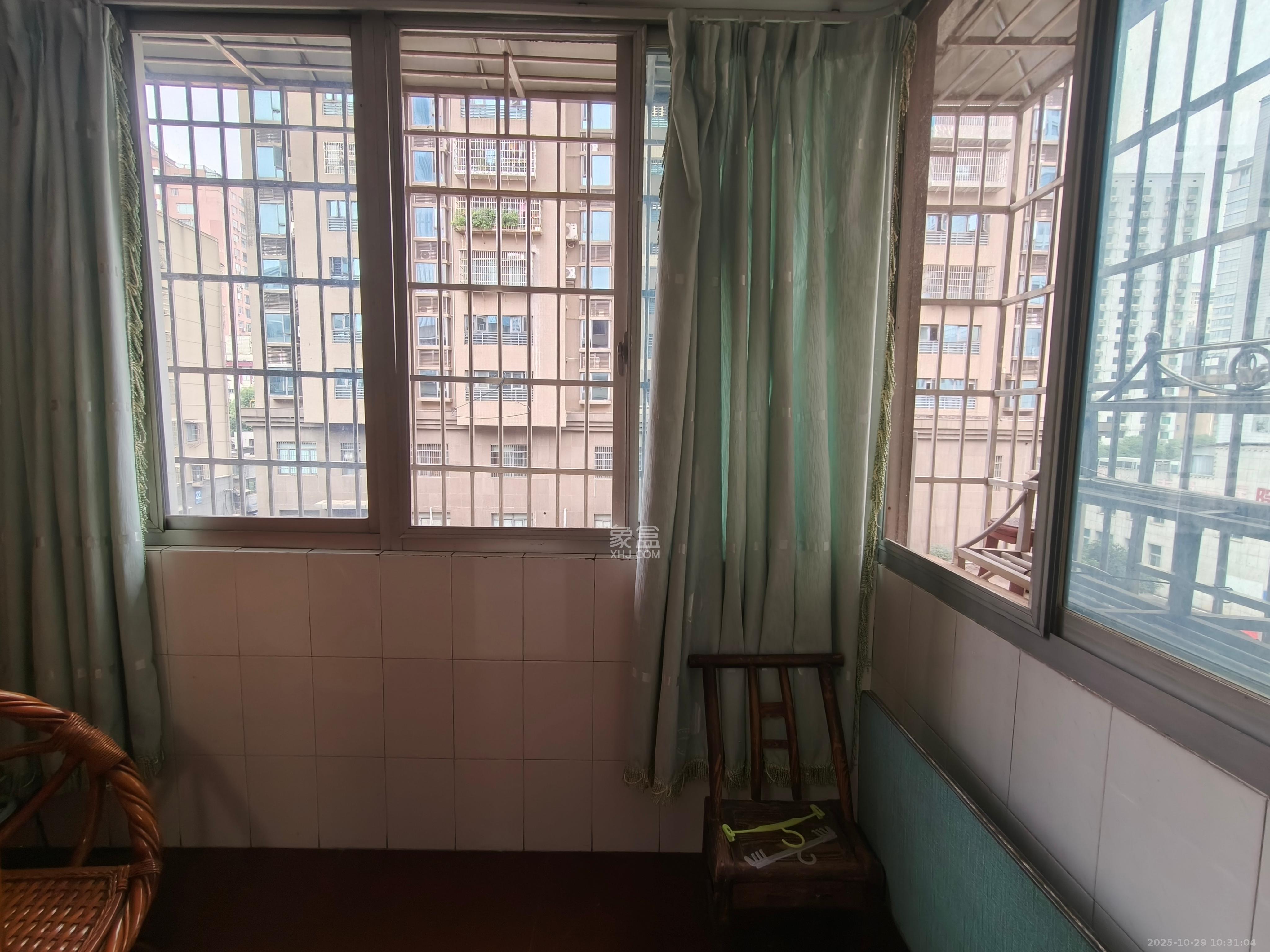 市一医院宿舍  2室1厅1卫    1900.0元/月 市一医院宿舍  2室1厅1卫    1900.0元/月室内图