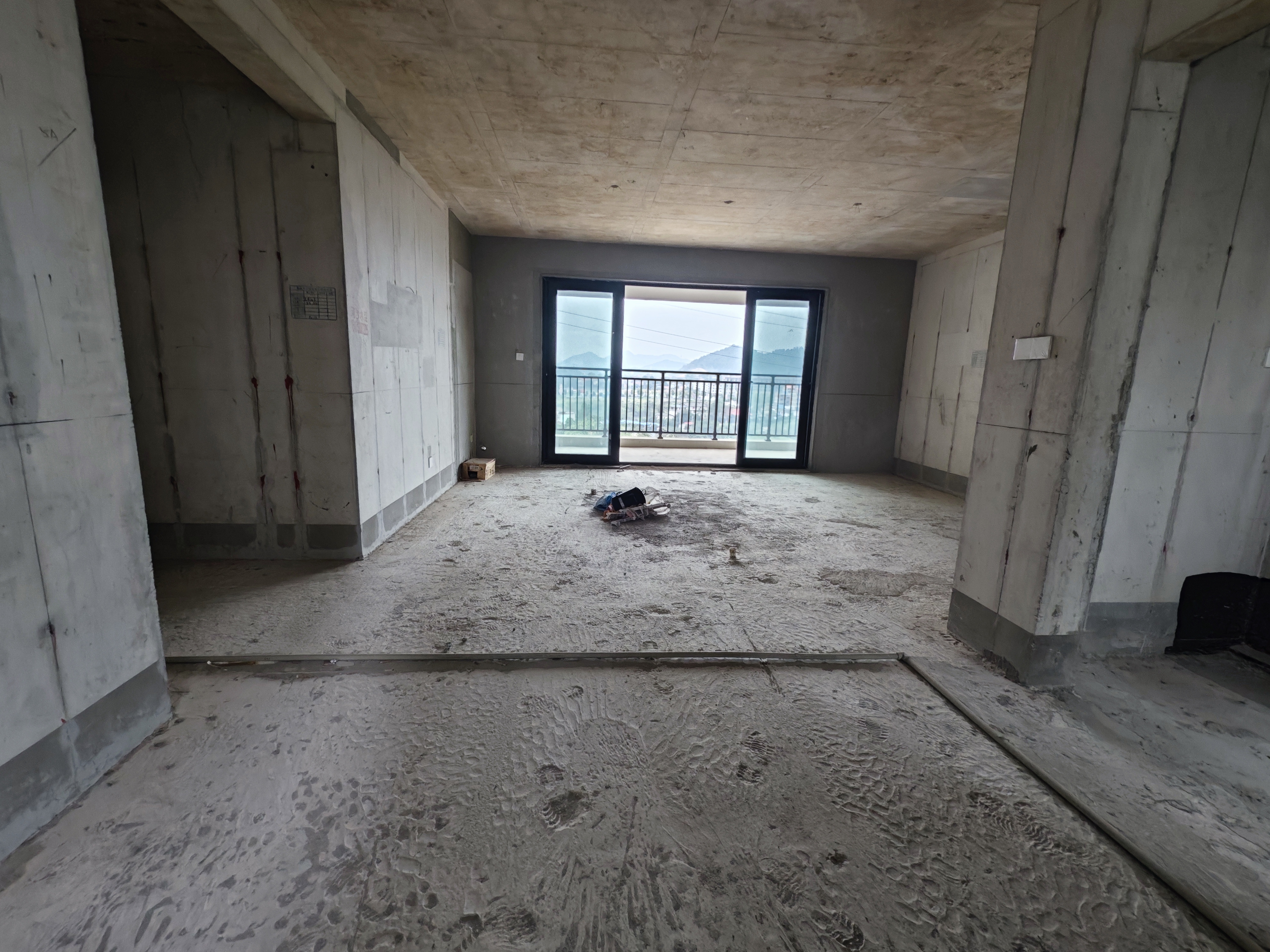 碧桂园正央时代  3室2厅2卫    56.0万