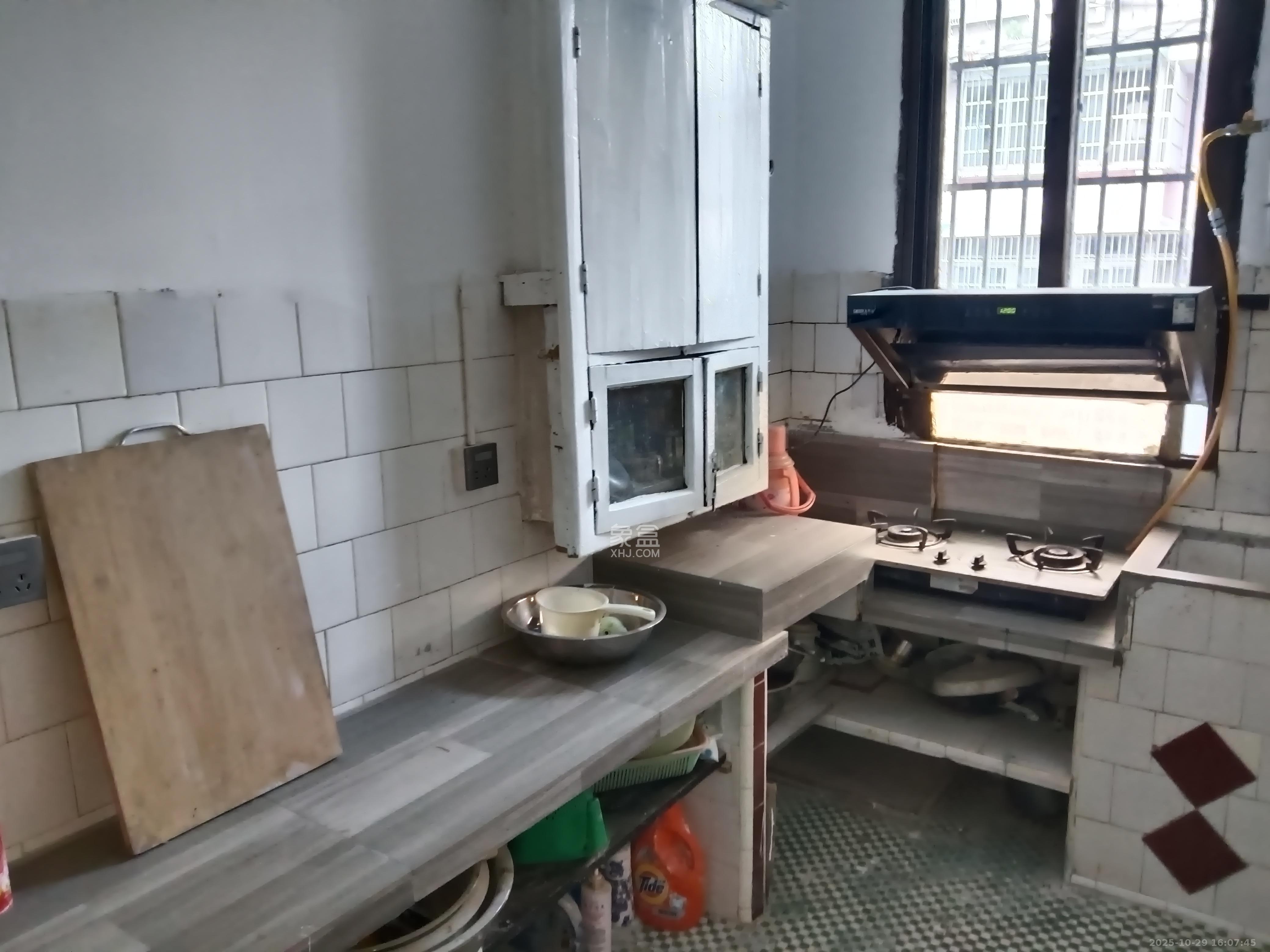 牛角塘社区  2室1厅1卫    1500.0元/月室内图