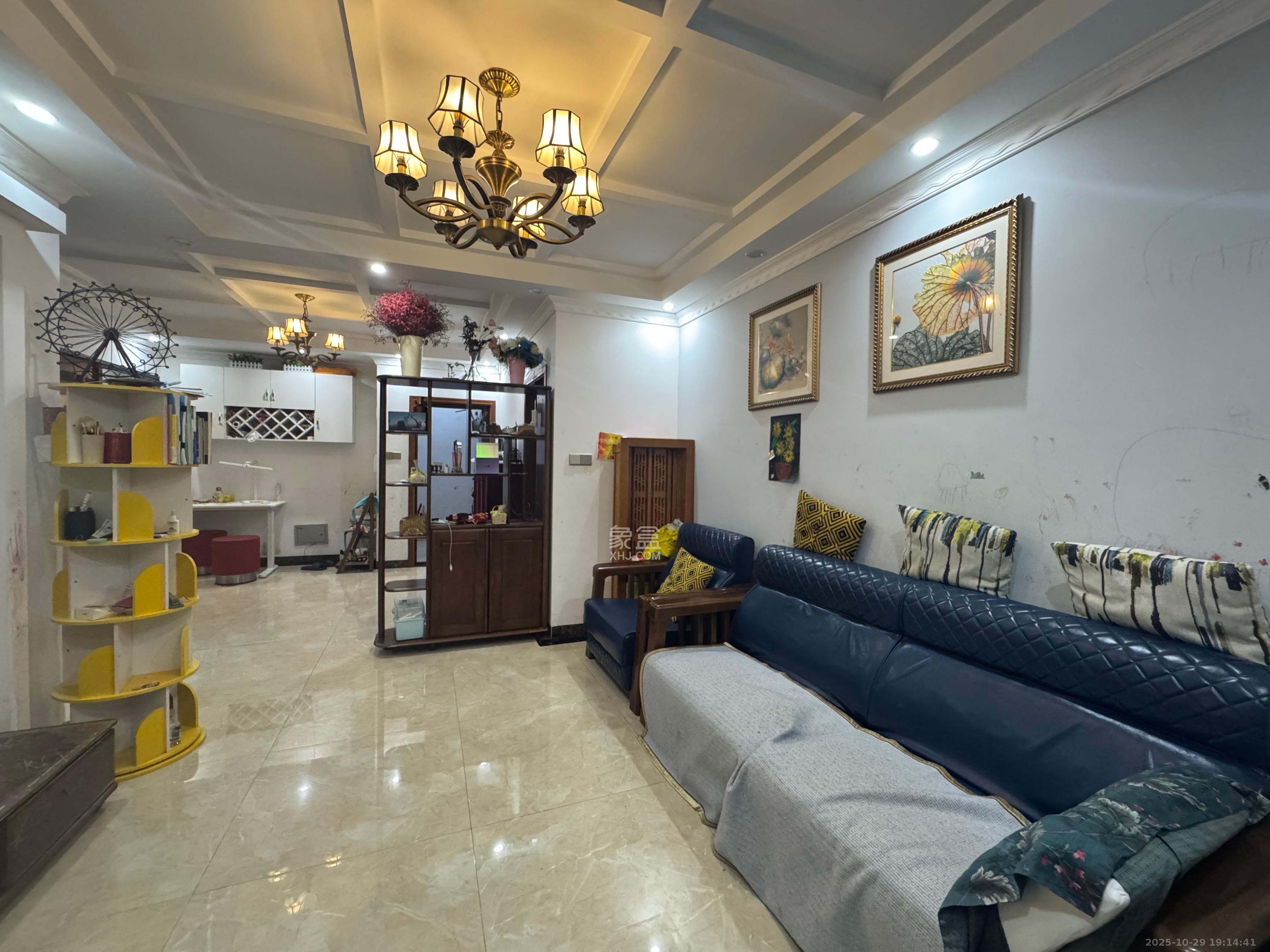 新城国际花都  2室2厅1卫    1500.0元/月 新城国际花都  2室2厅1卫    1500.0元/月室内图