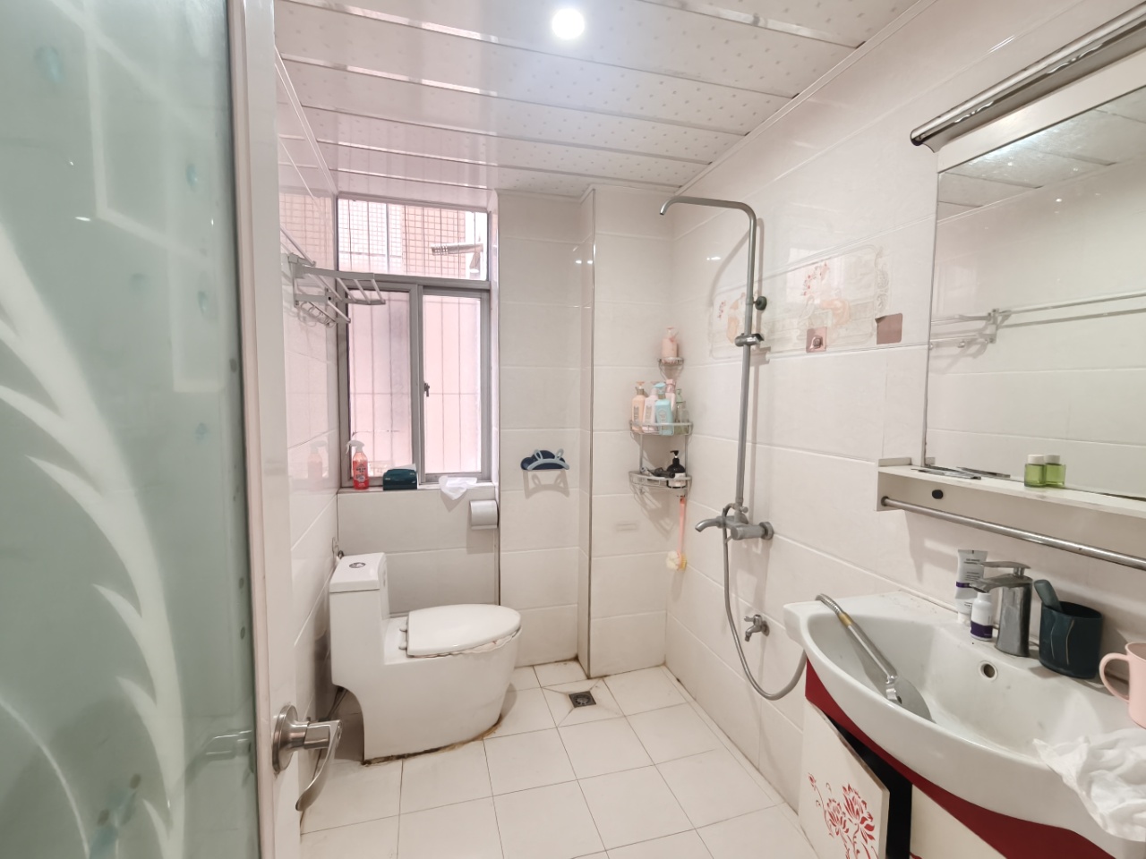 宝源花园  3室2厅1卫    2300.0元/月室内图