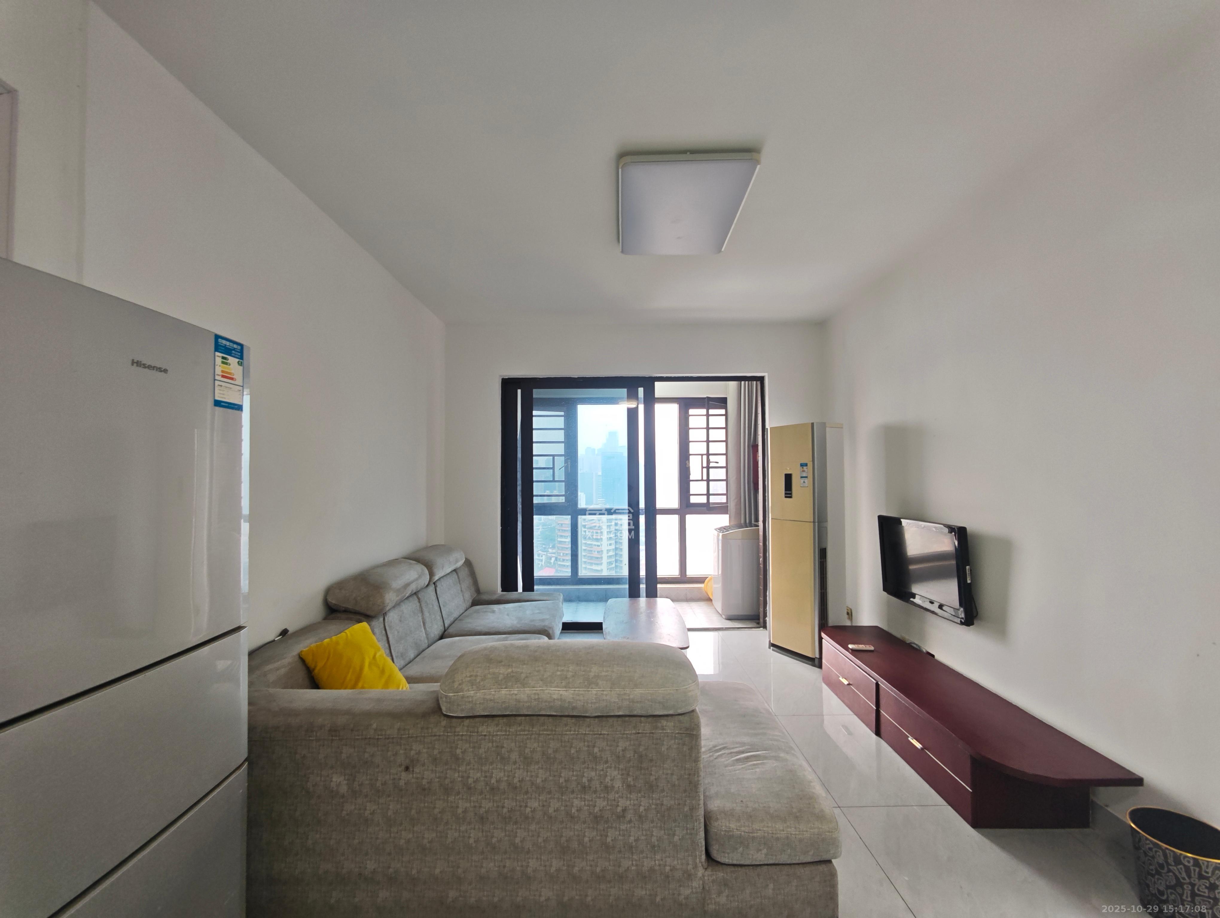 上园商住小区 3室2厅1卫 2700.0元/月 上园商住小区 3室2厅1卫 2700.0元/月室内图