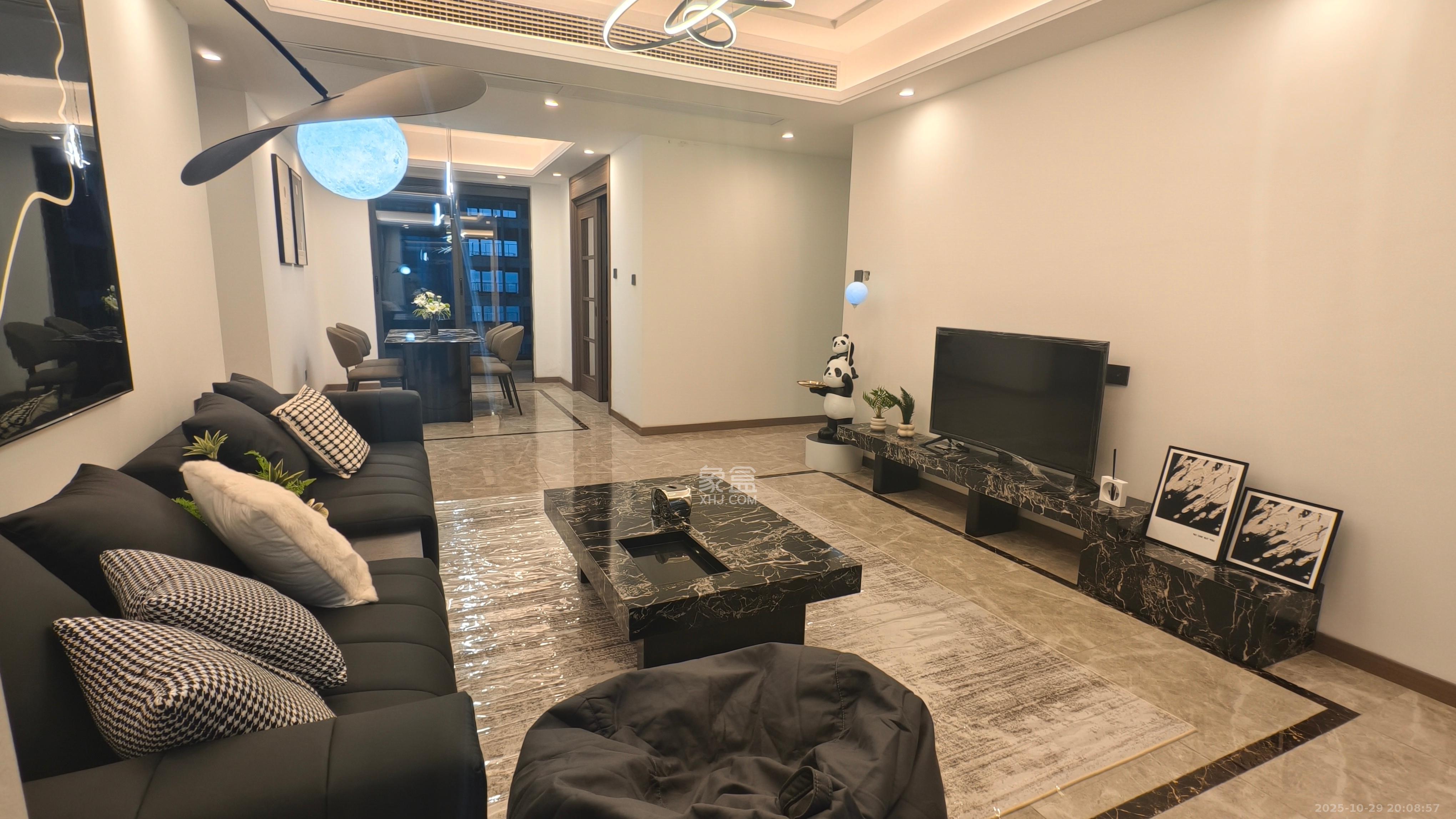 绿地V岛  4室2厅2卫    4800.0元/月室内图