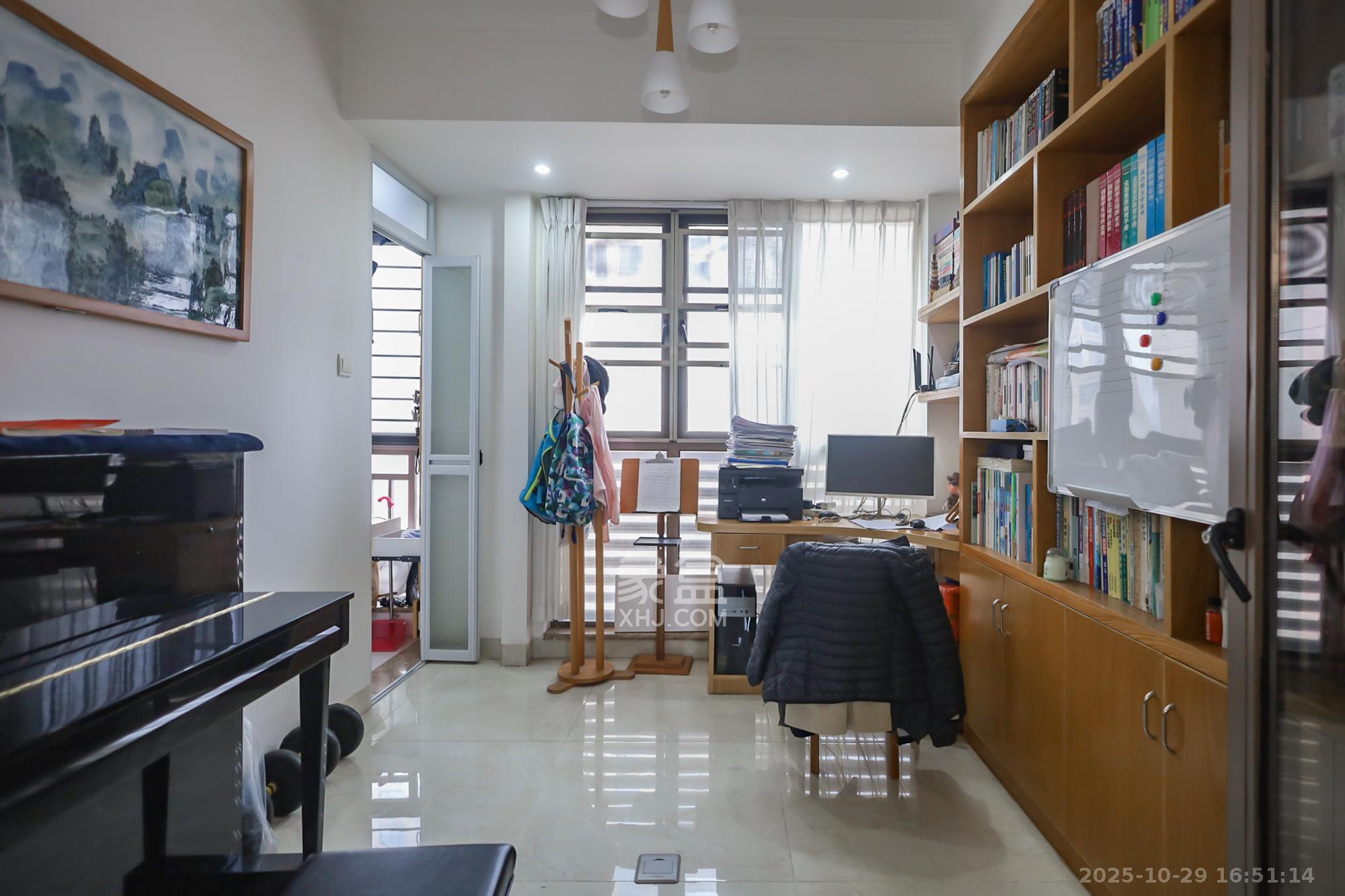 世茂铂翠湾二期  3室2厅1卫    139.8万卧室