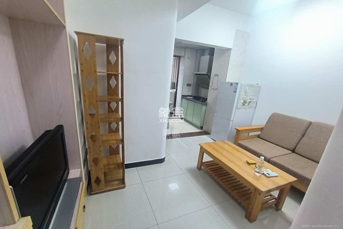 阳光锦城 1室1厅1卫 1700.0元/月 阳光锦城 1室1厅1卫 1700.0元/月室内图