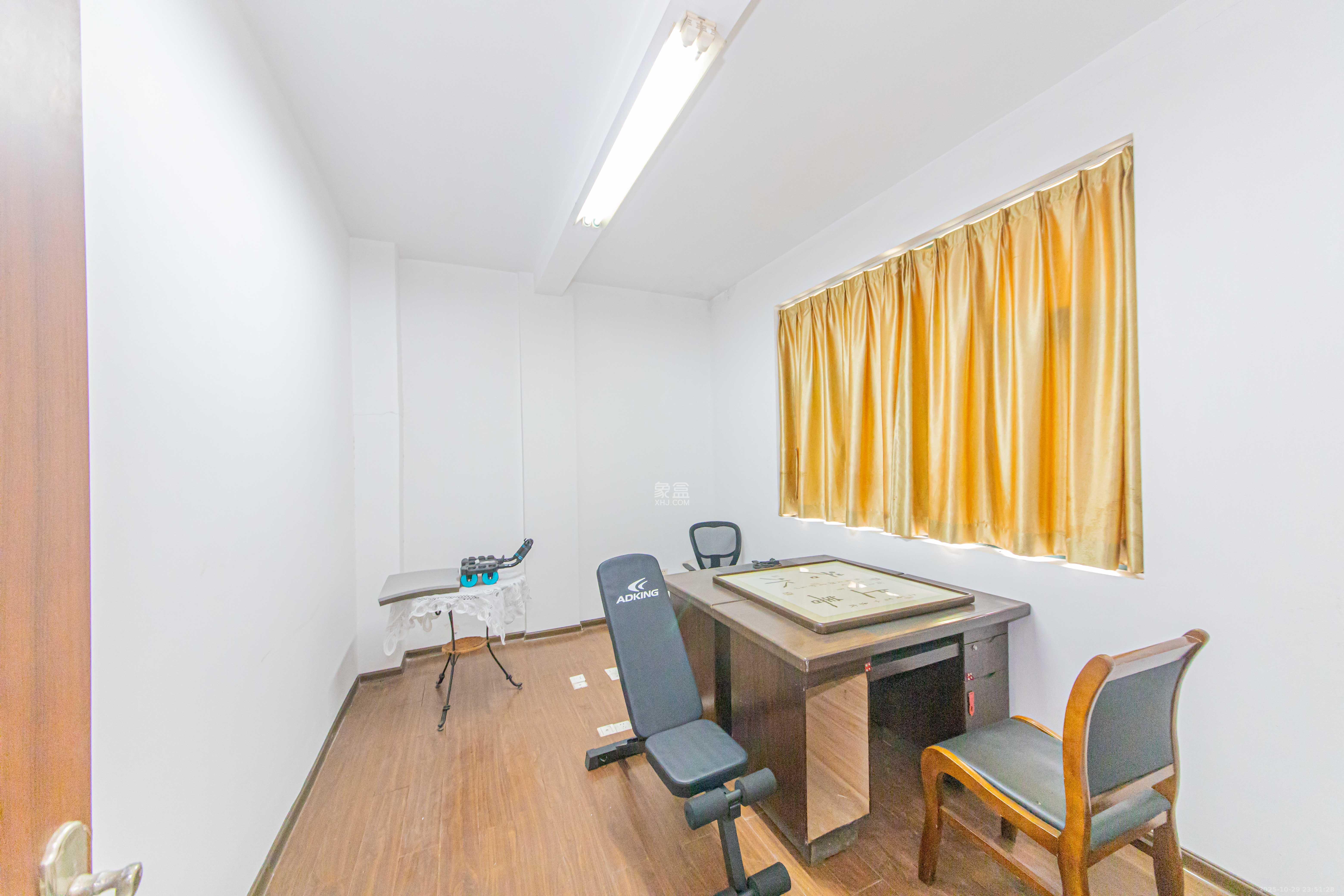 御邦  6室3厅4卫    225.0万卧室