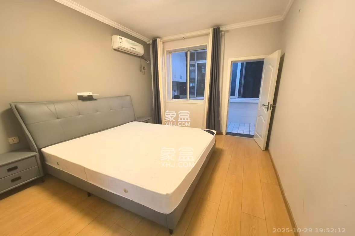 三印宿舍  2室2厅1卫    1800.0元/月 三印宿舍  2室2厅1卫    1800.0元/月室内图