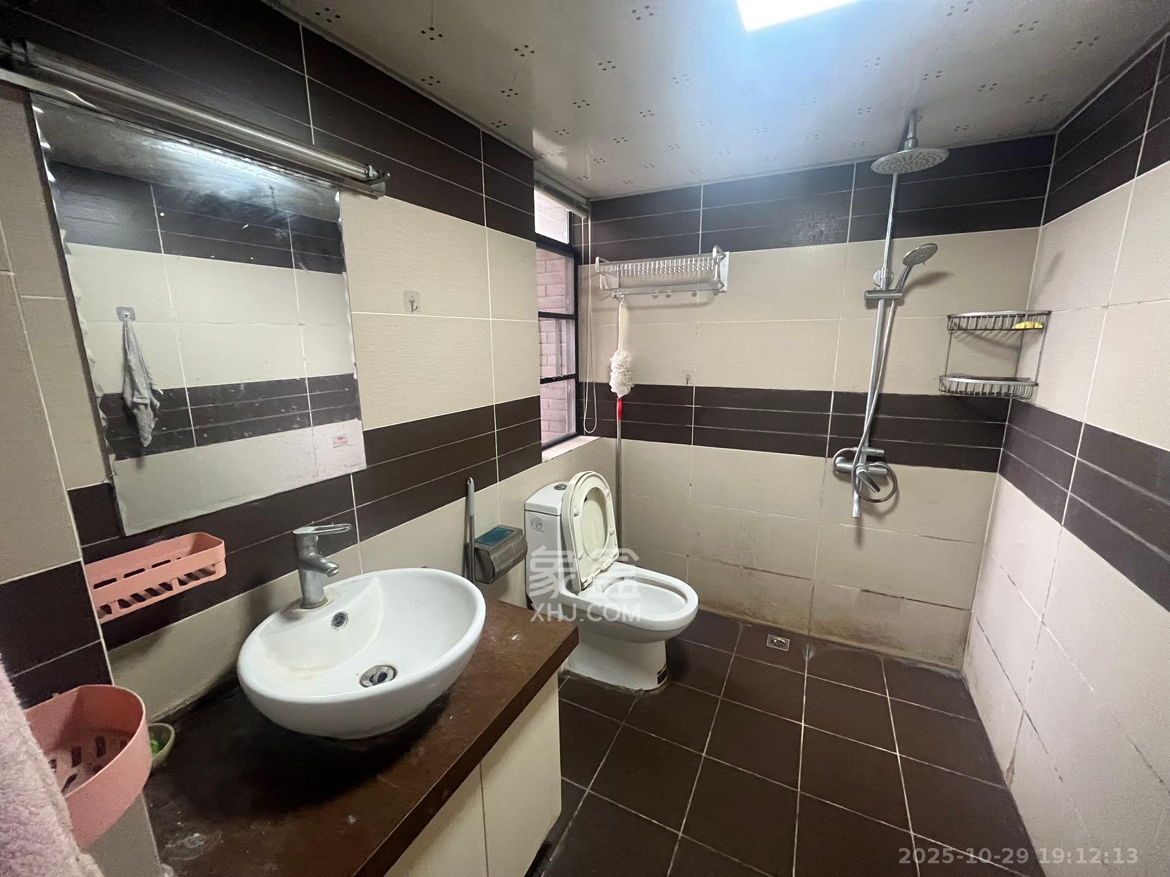 三江花中城 3室2厅2卫 2600.0元/月 三江花中城 3室2厅2卫 2600.0元/月室内图