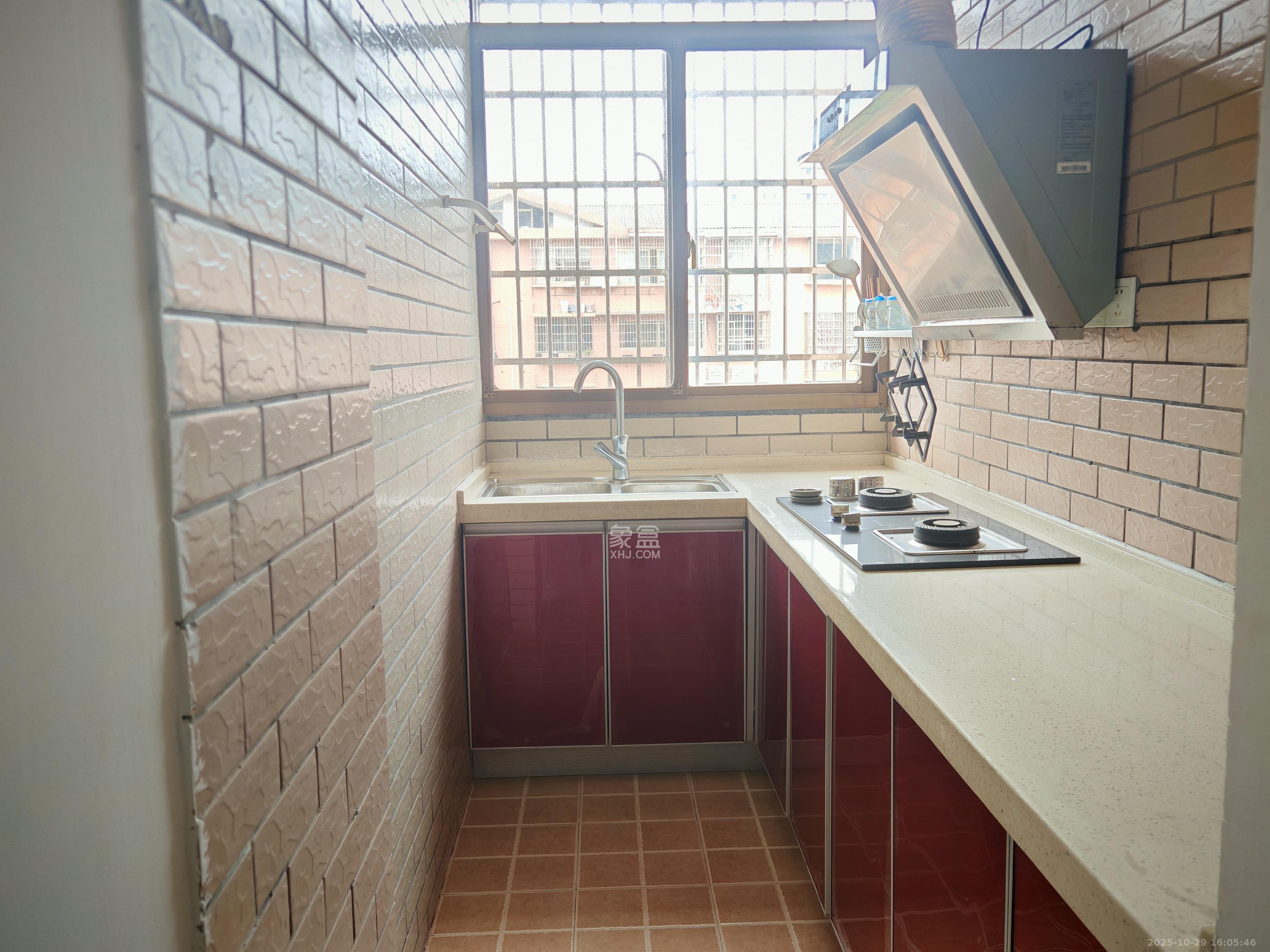 谷峰小区 2室1厅1卫 1500.0元/月 谷峰小区 2室1厅1卫 1500.0元/月室内图