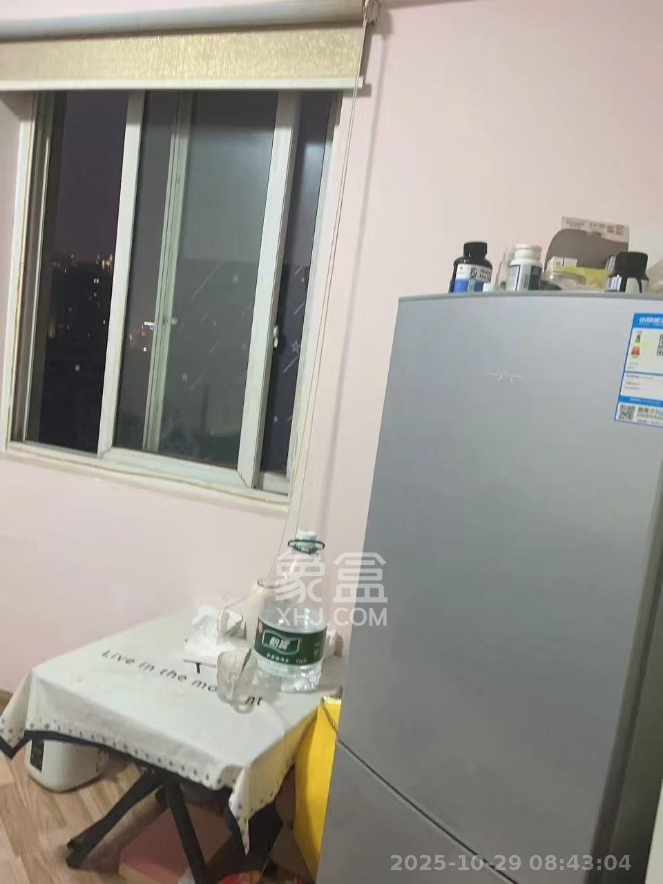 2076至高点  1室1厅1卫    1200.0元/月室内图