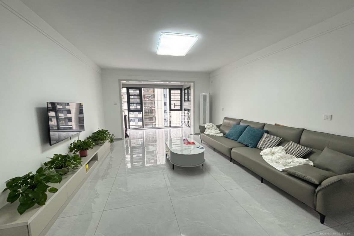 旭日嘉苑  3室2厅2卫    3400.0元/月 旭日嘉苑  3室2厅2卫    3400.0元/月室内图