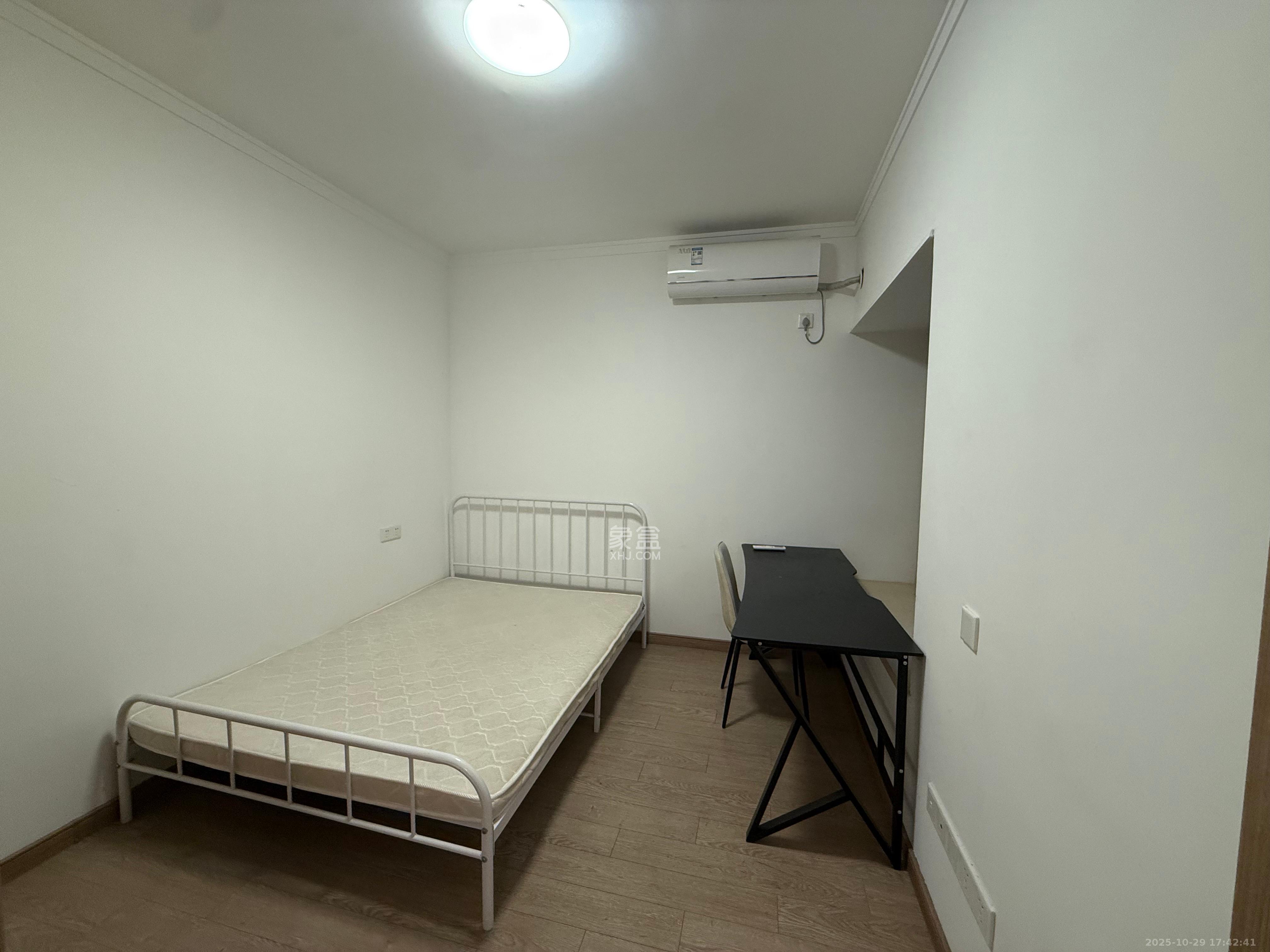 金地铂悦  3室2厅1卫    2200.0元/月室内图