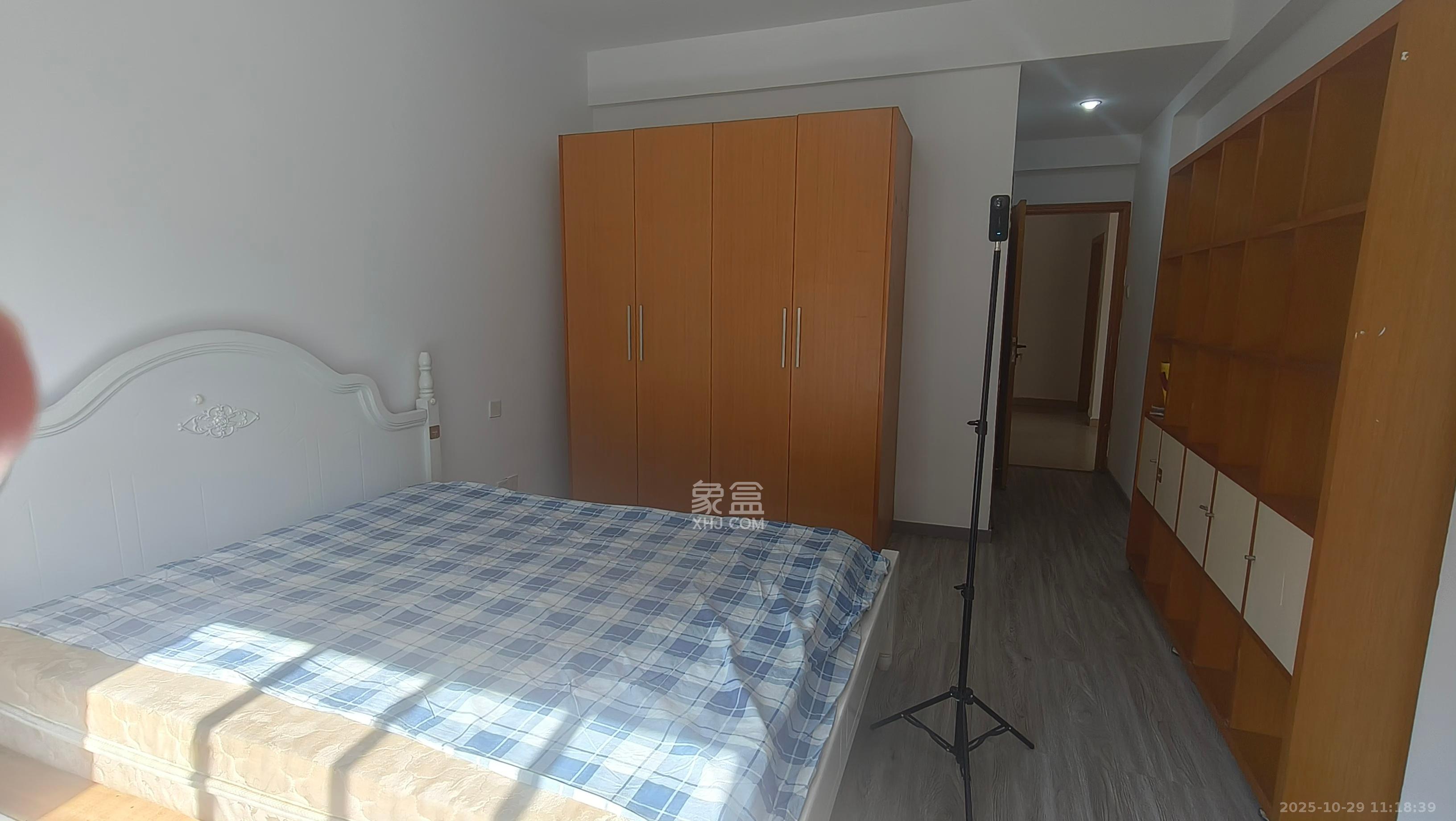 华银园  3室2厅2卫    2000.0元/月 华银园  3室2厅2卫    2000.0元/月室内图