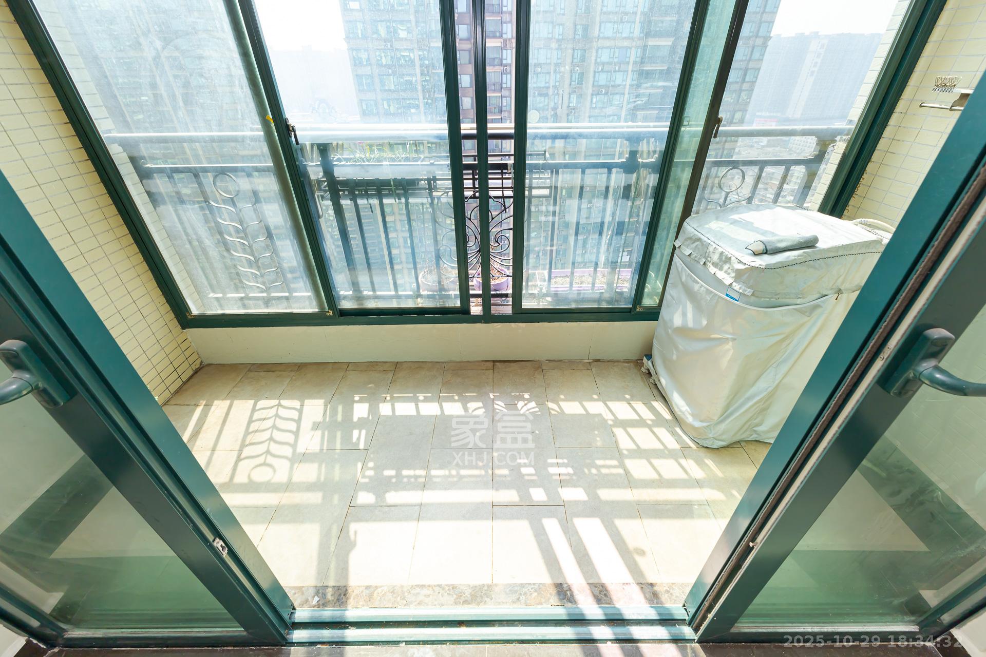 恒大名都 2室2厅1卫 48.0万 恒大名都 2室2厅1卫 48.0万阳台