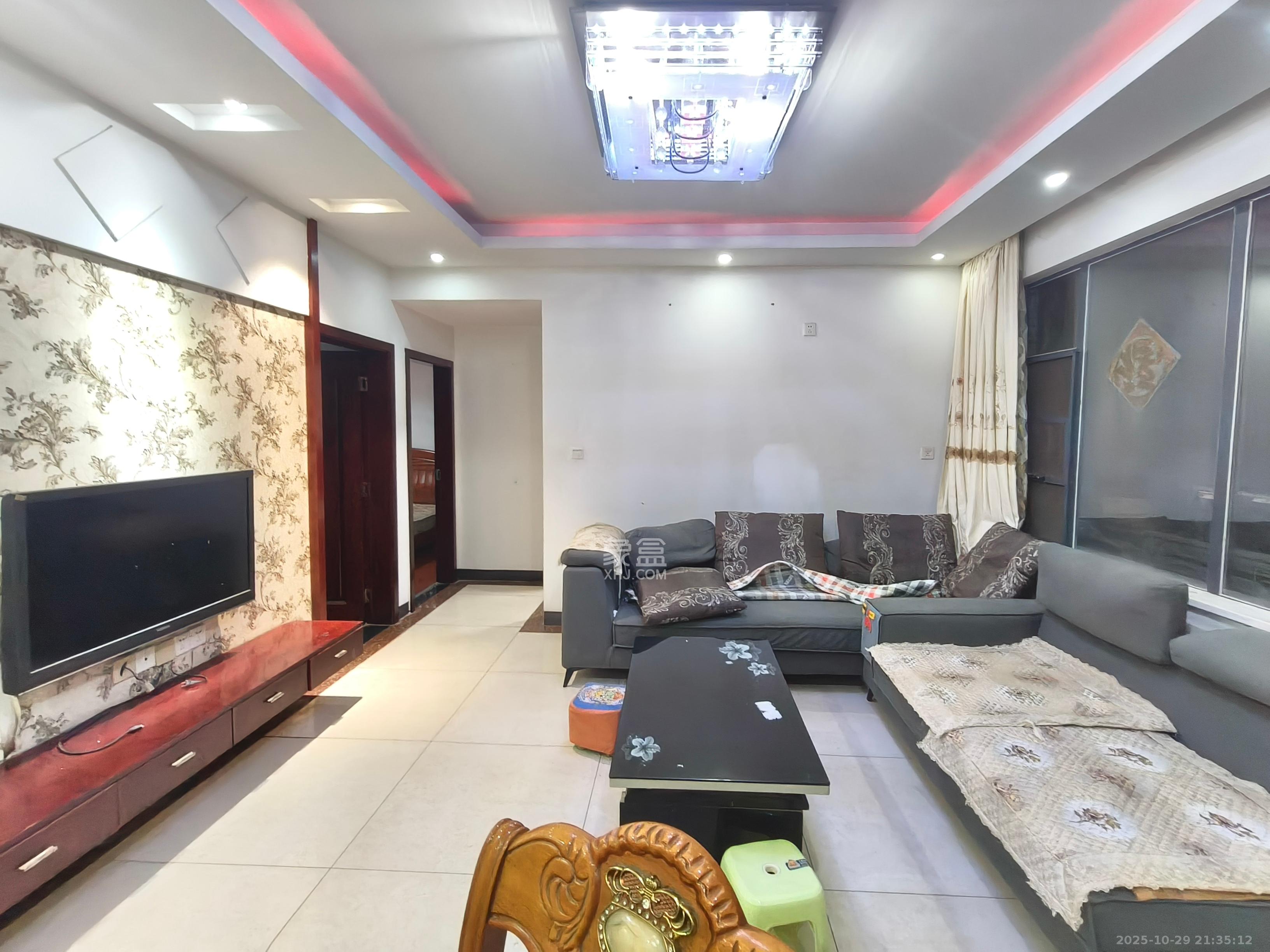 星城映象  1室2厅1卫    2200.0元/月