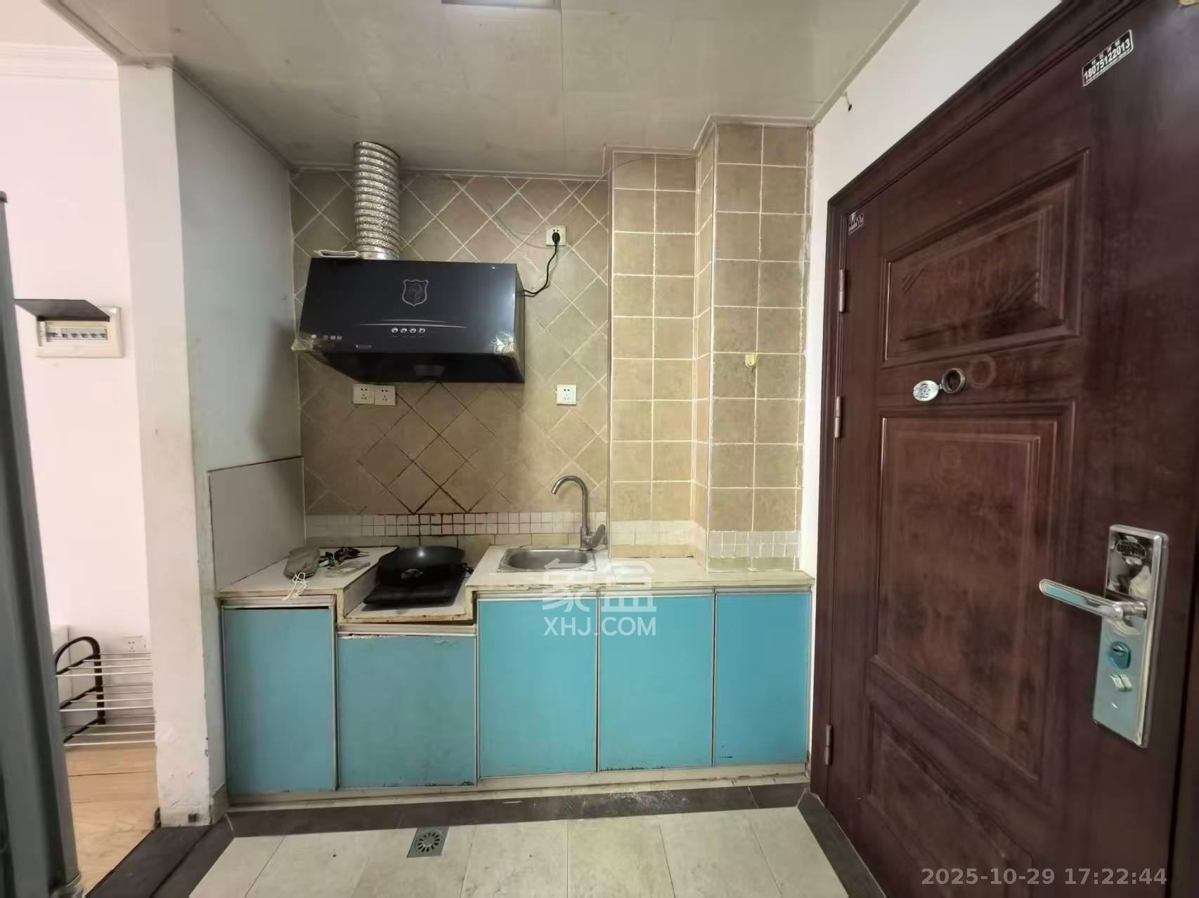 月亮湾草莓街区一、二期  1室1厅1卫    1050.0元/月室内图