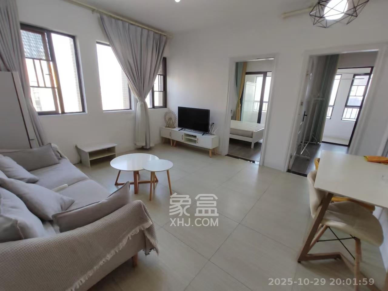 天鸿天府（天鸿中央大院）  2室1厅1卫    2200.0元/月