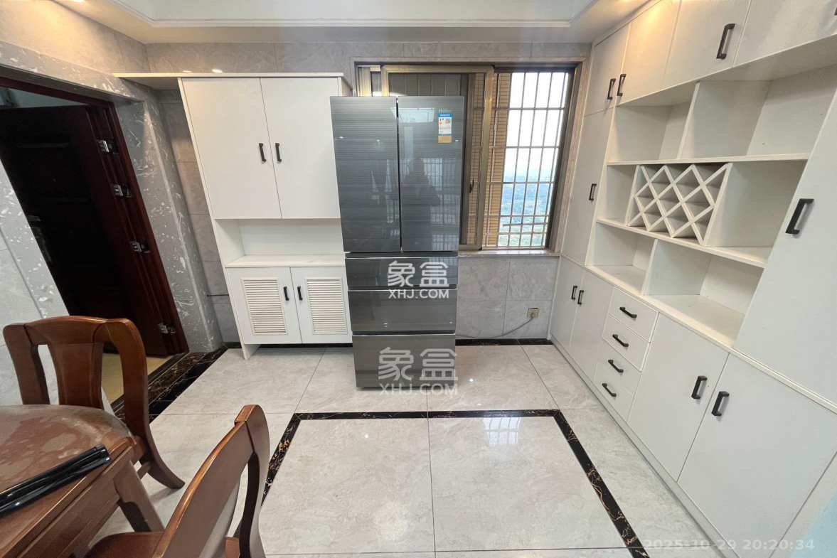 星城新宇川河苑  2室2厅1卫    1700.0元/月 星城新宇川河苑  2室2厅1卫    1700.0元/月室内图