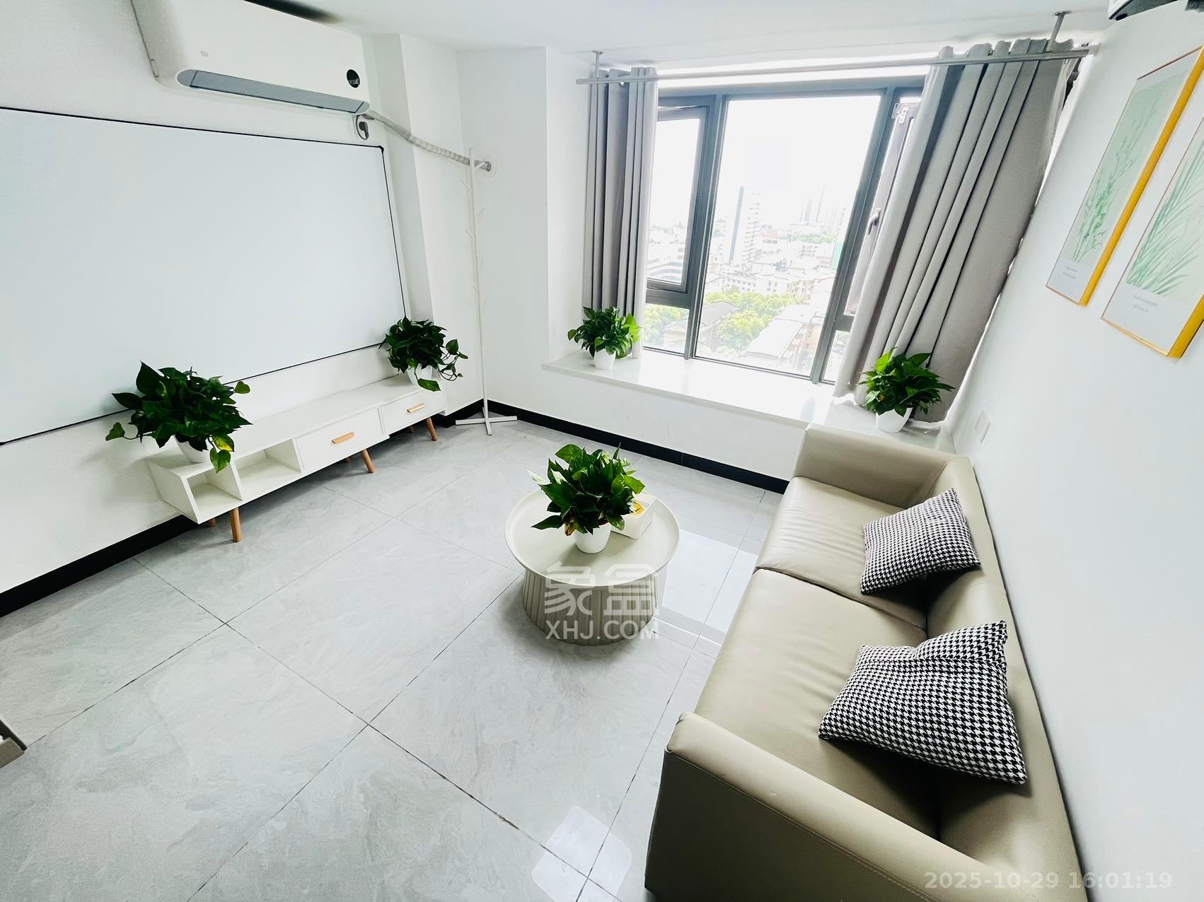 时代MOMA云PARK  2室1厅1卫    2200.0元/月 时代MOMA云PARK  2室1厅1卫    2200.0元/月室内图1