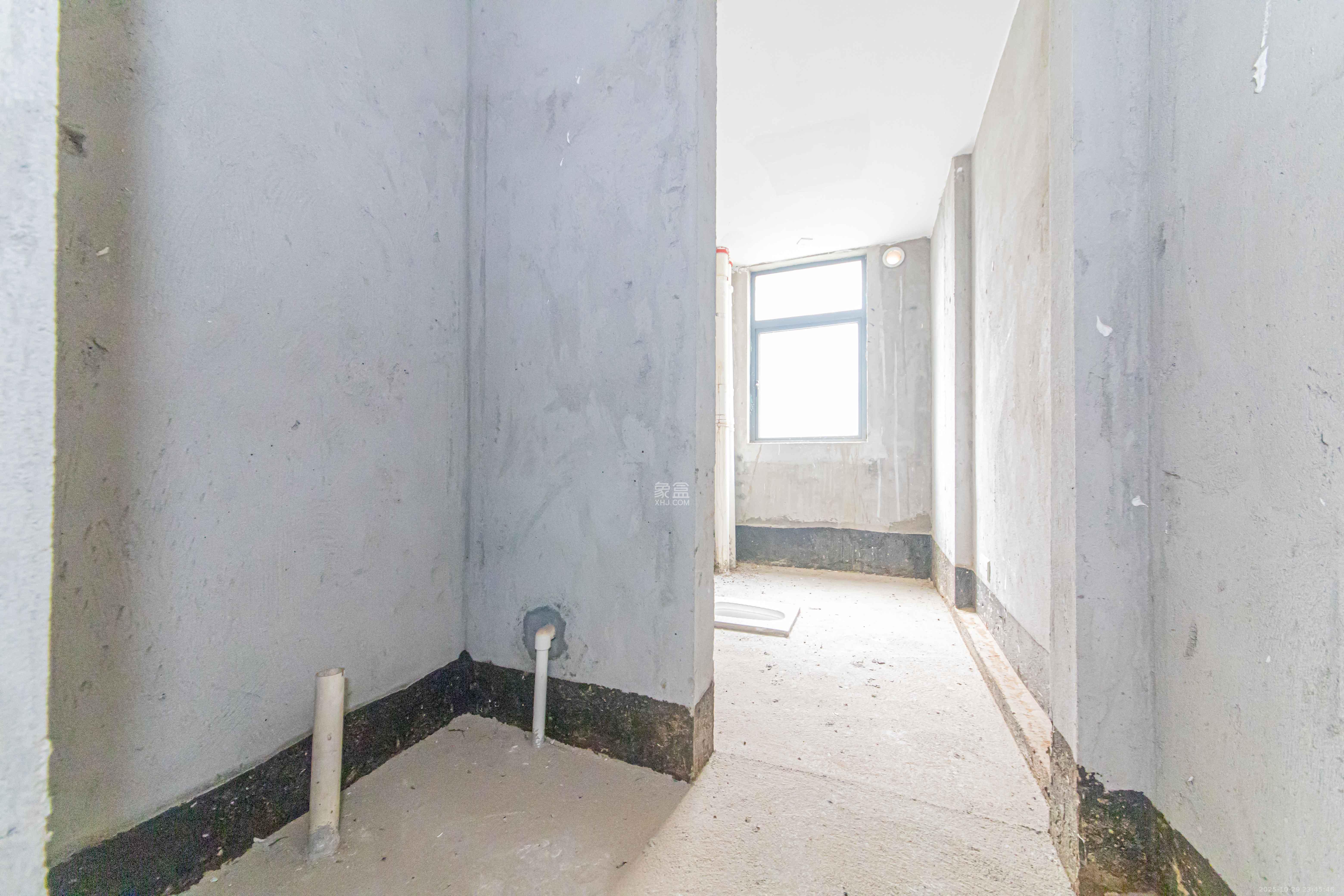 和美星城  4室2厅2卫    110.0万卫生间