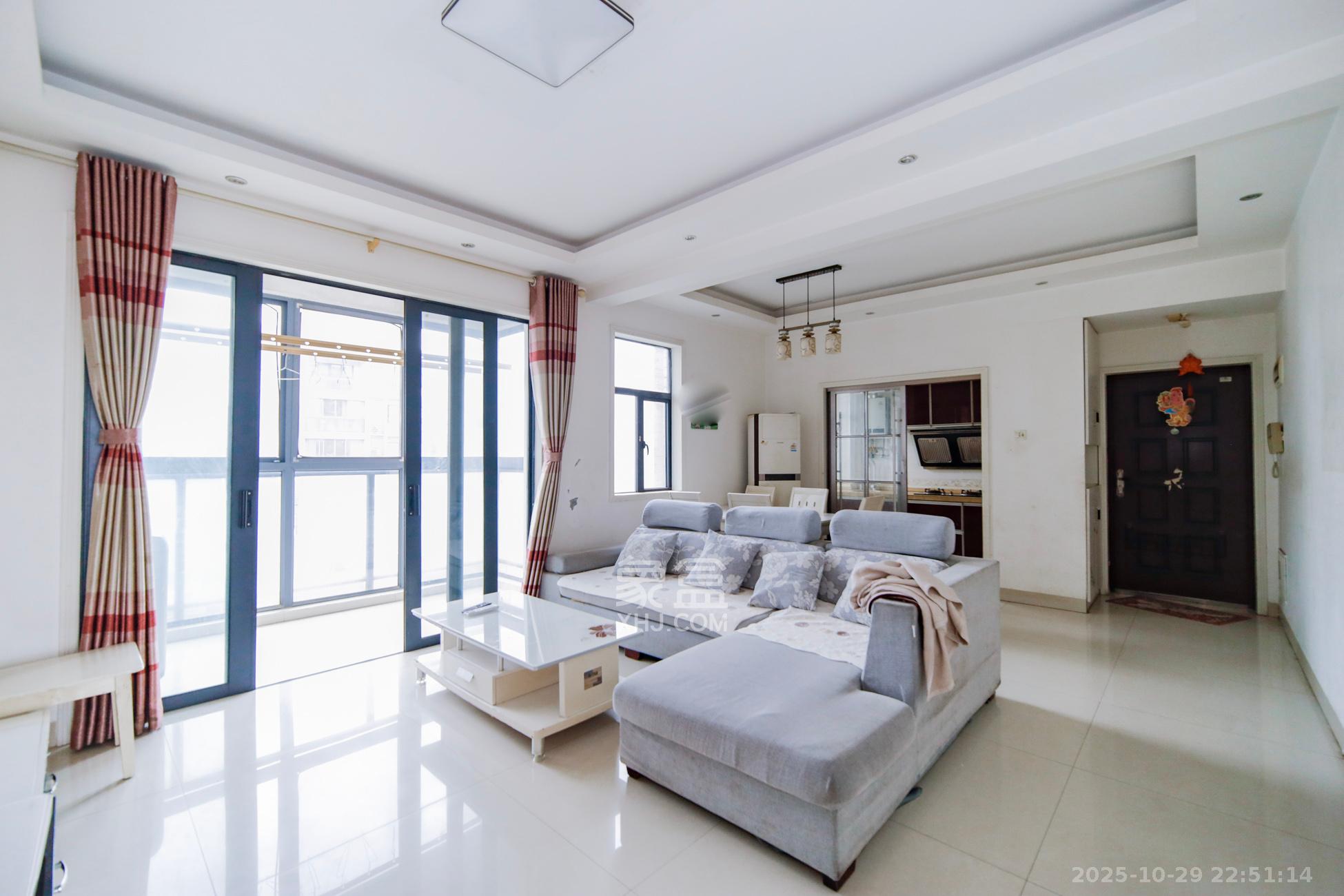 城南故事家园  1室1厅1卫    75.0万客厅