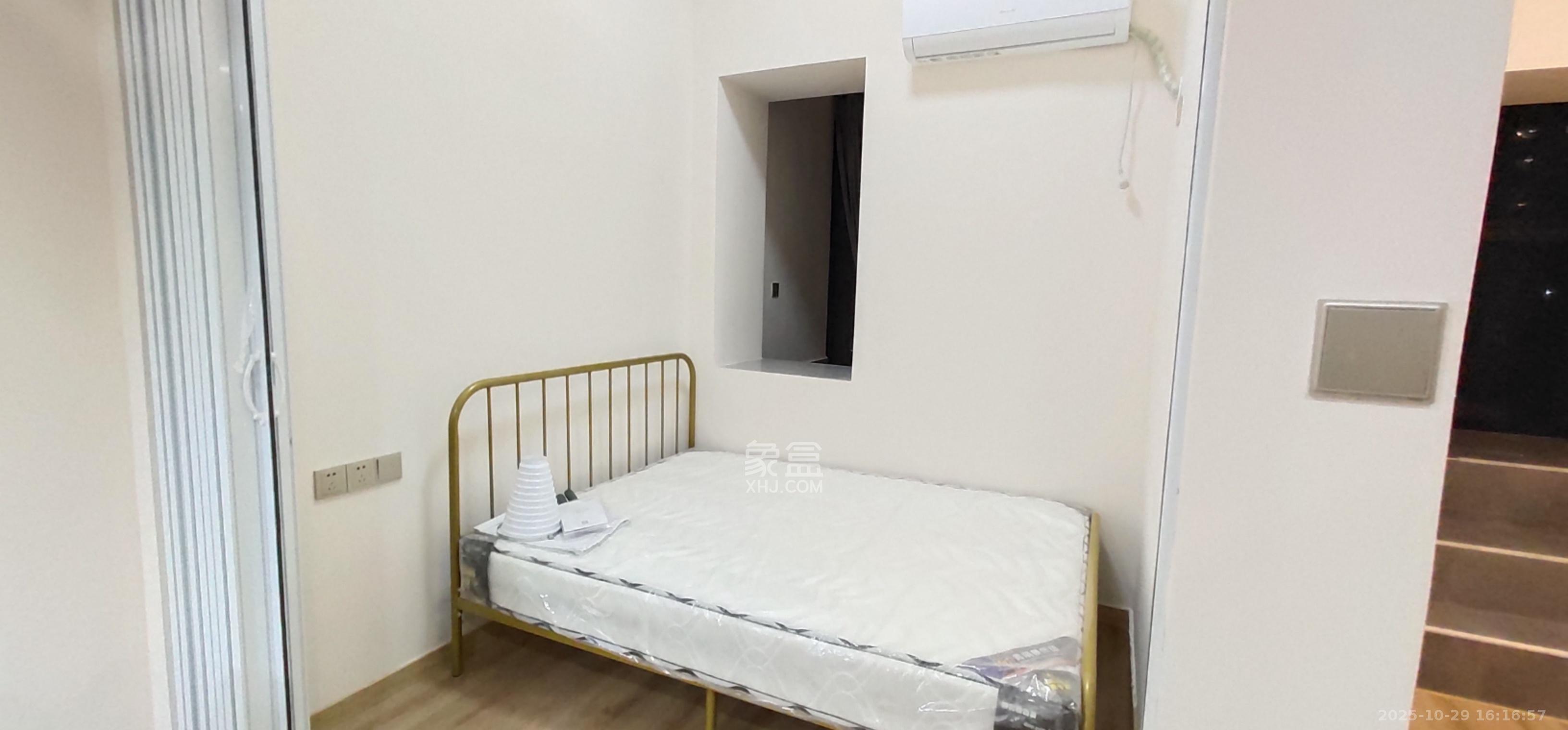 裕天国际商汇中心 1室1厅1卫 1500.0元/月 裕天国际商汇中心 1室1厅1卫 1500.0元/月室内图