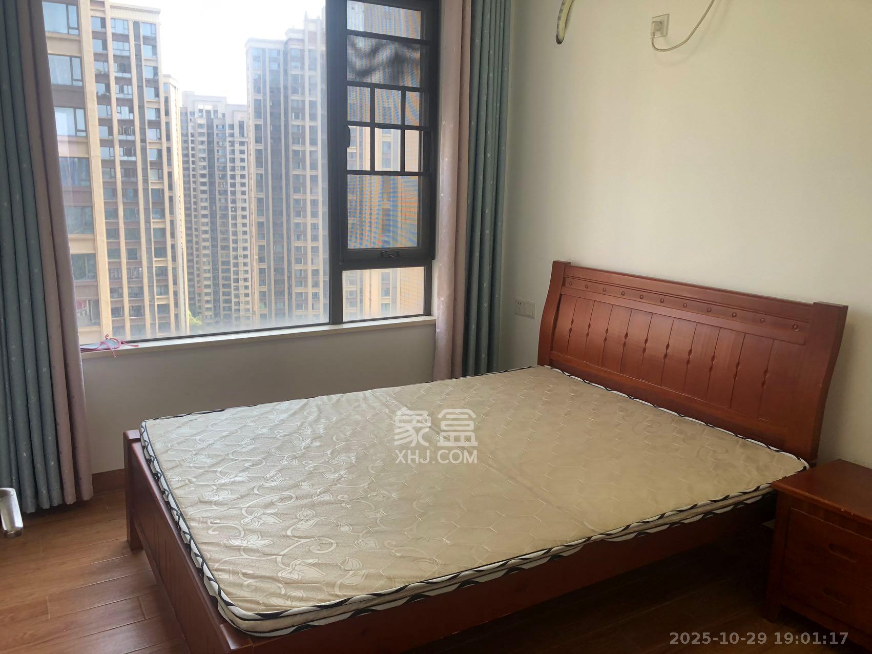 阳光城尚东湾青云苑 3室2厅1卫 2600.0元/月 阳光城尚东湾青云苑 3室2厅1卫 2600.0元/月室内图