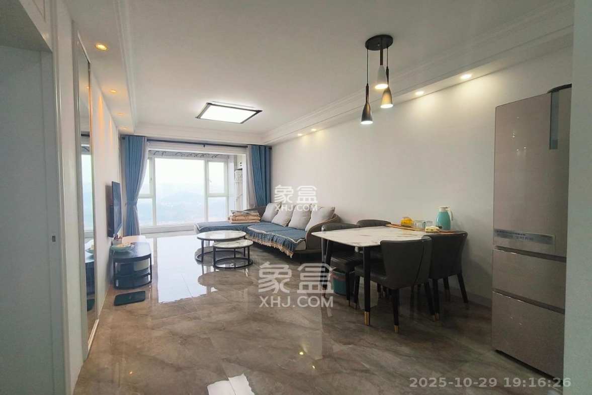 卓越蔚蓝城邦  3室2厅1卫    2700.0元/月 卓越蔚蓝城邦  3室2厅1卫    2700.0元/月室内图