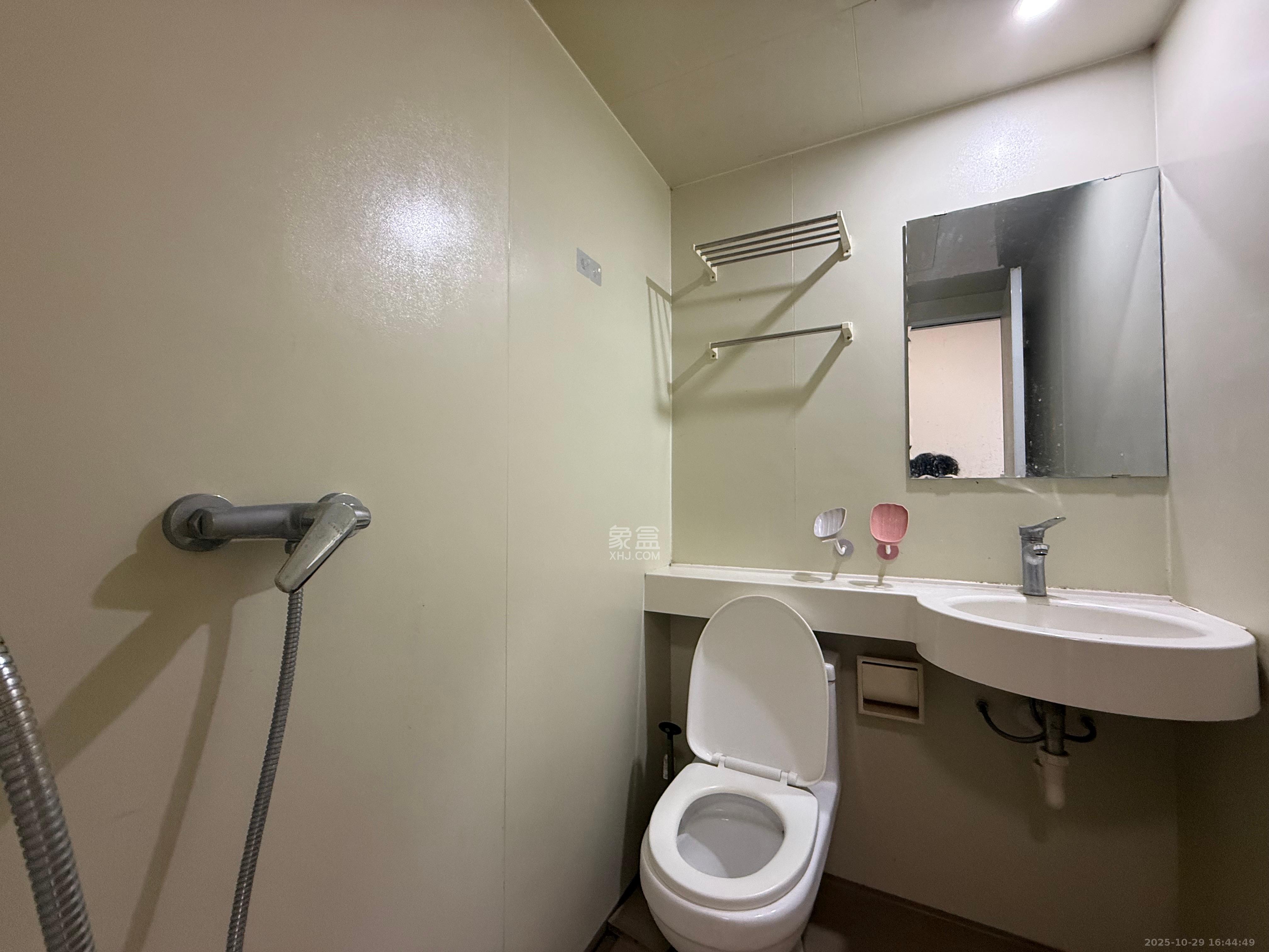 省气象局宿舍 1室1厅1卫 1000.0元/月 省气象局宿舍 1室1厅1卫 1000.0元/月室内图