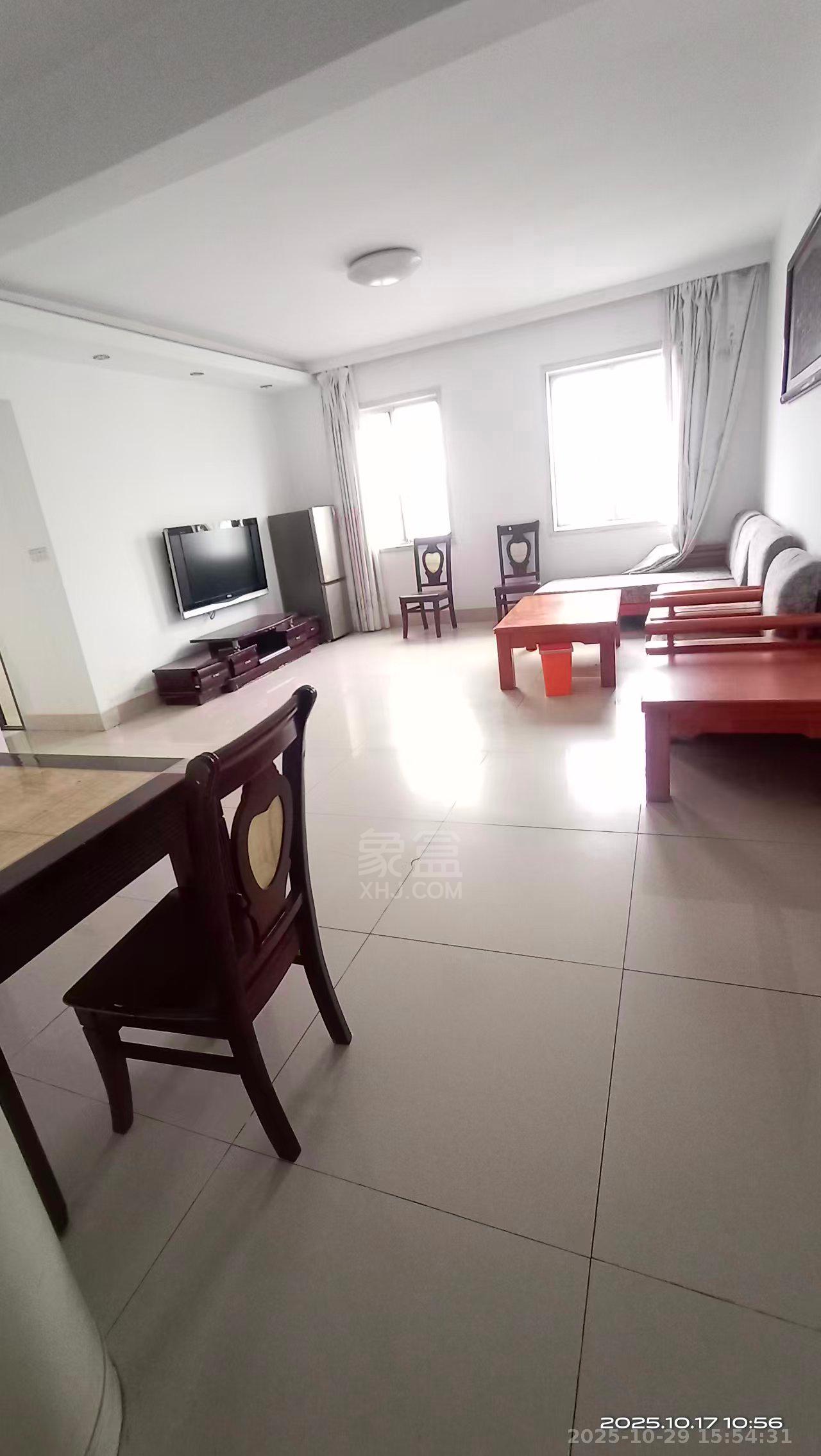 城南雅苑  4室2厅2卫    1400.0元/月 城南雅苑  4室2厅2卫    1400.0元/月室内图