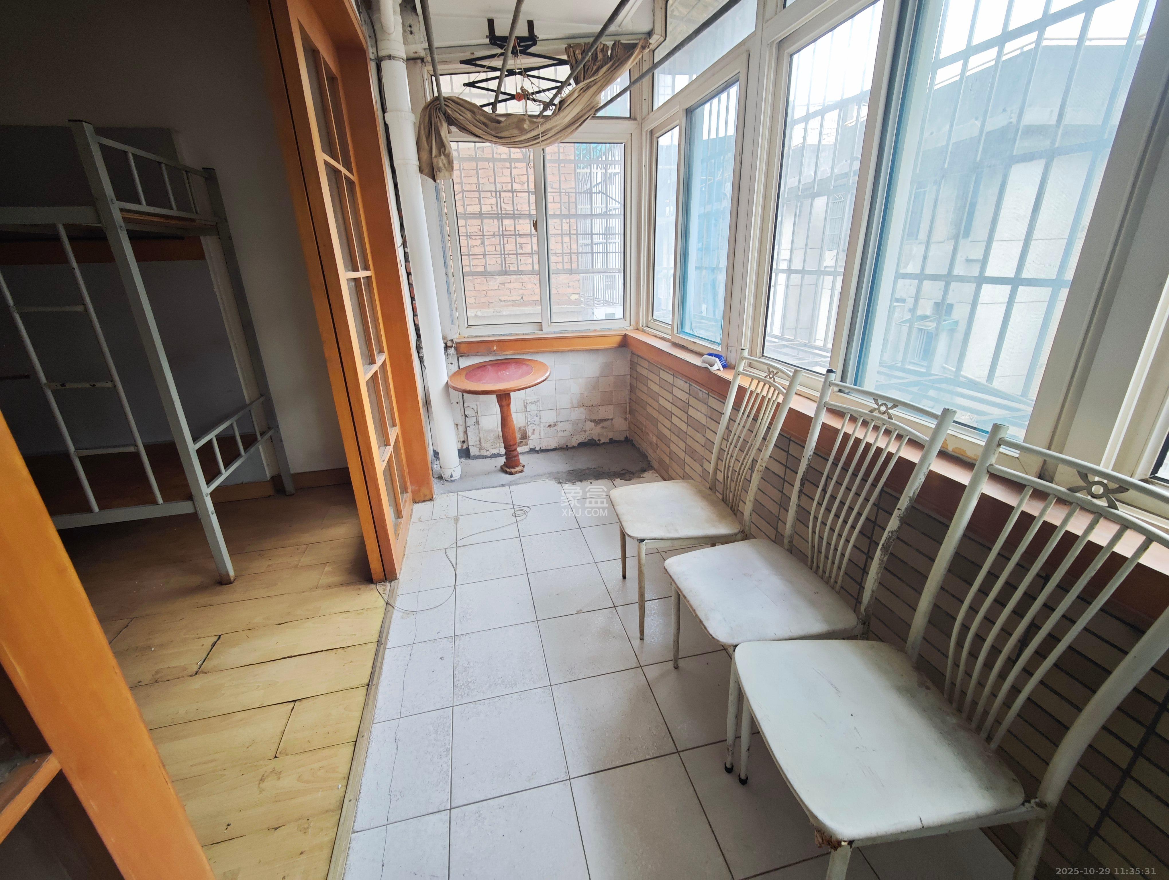 戥子桥散盘 4室1厅2卫 1800.0元/月 戥子桥散盘 4室1厅2卫 1800.0元/月室内图