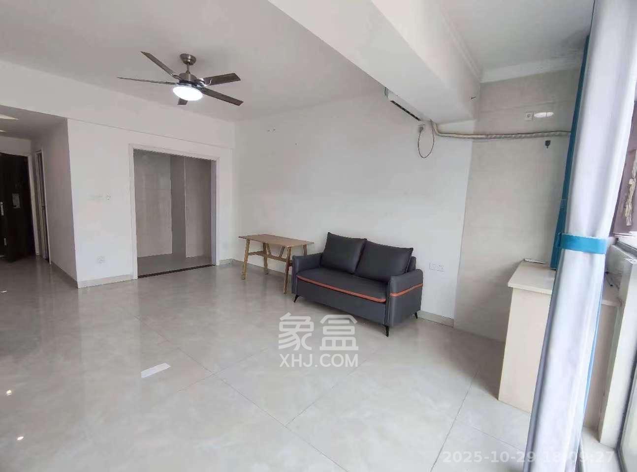 麓谷明珠  1室0厅1卫    1300.0元/月 麓谷明珠  1室0厅1卫    1300.0元/月室内图