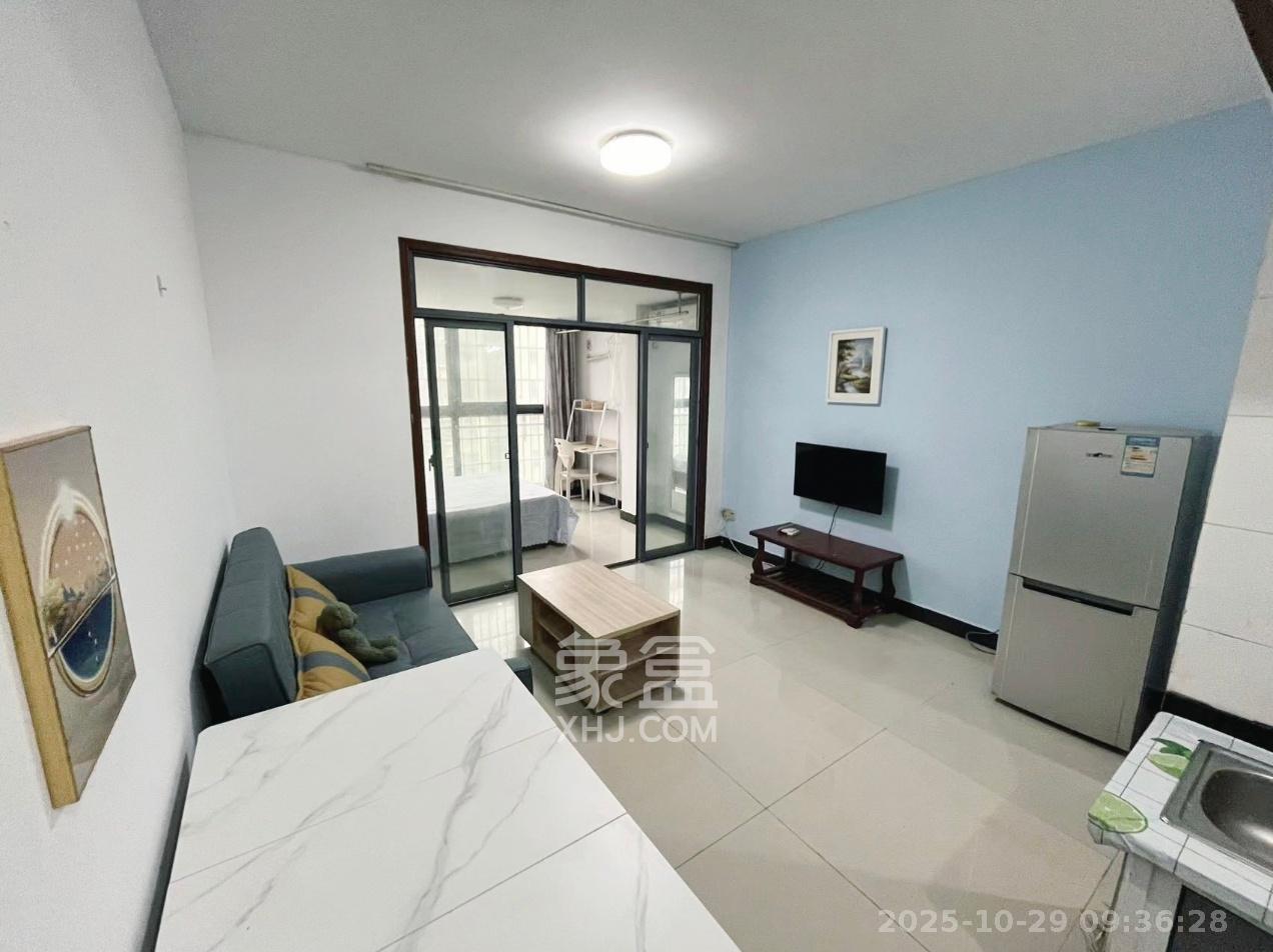 巢之恋  1室1厅1卫    1400.0元/月室内图