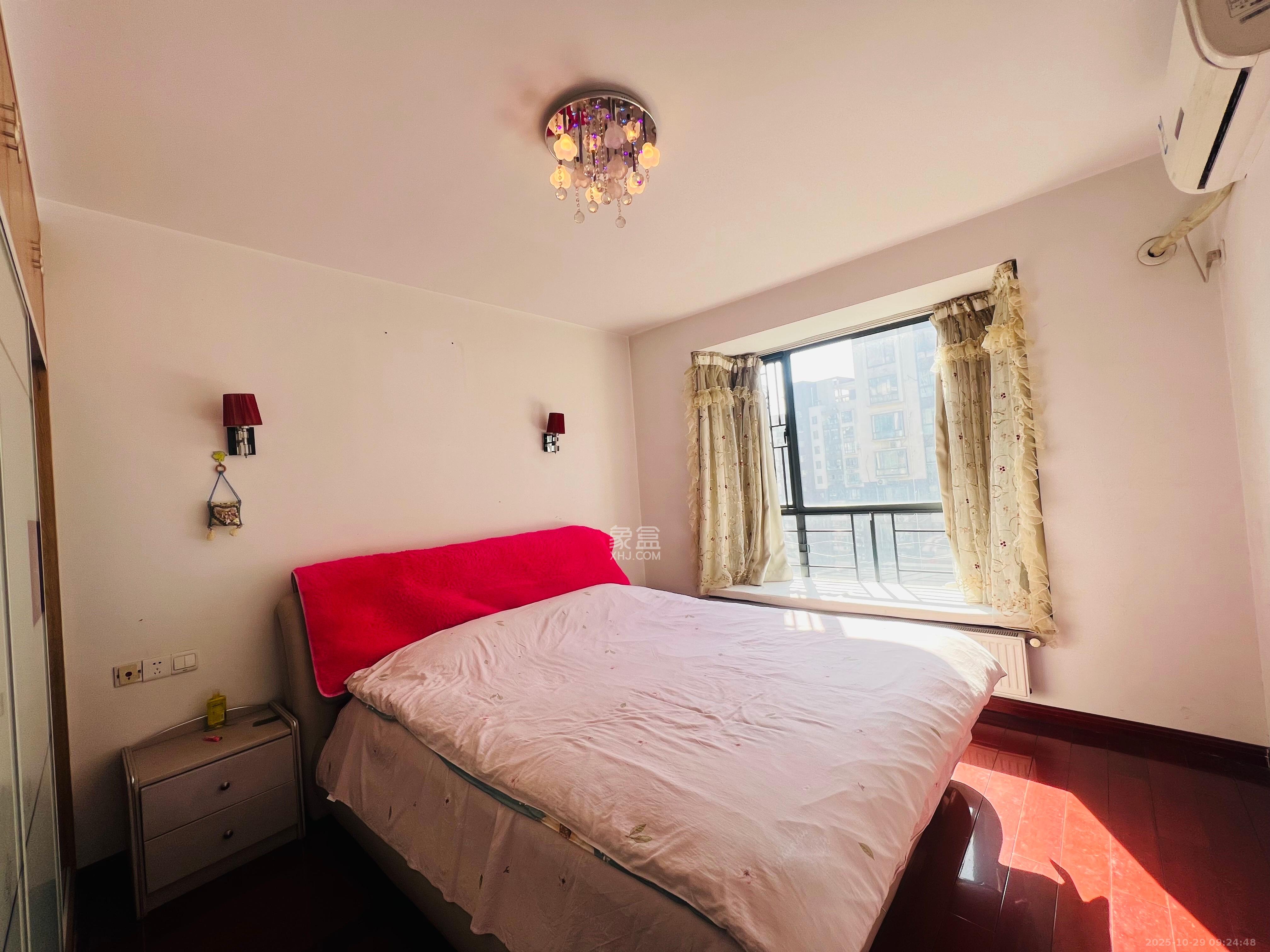 西子花苑  3室2厅2卫    3000.0元/月室内图