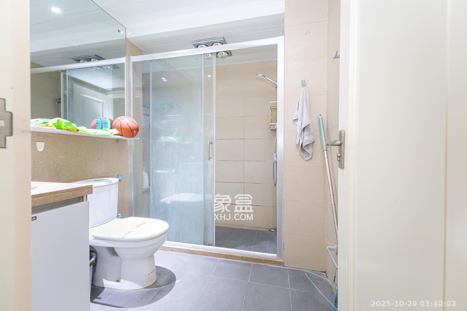 时代倾城一期  3室2厅2卫    2200.0元/月 时代倾城一期  3室2厅2卫    2200.0元/月室内图