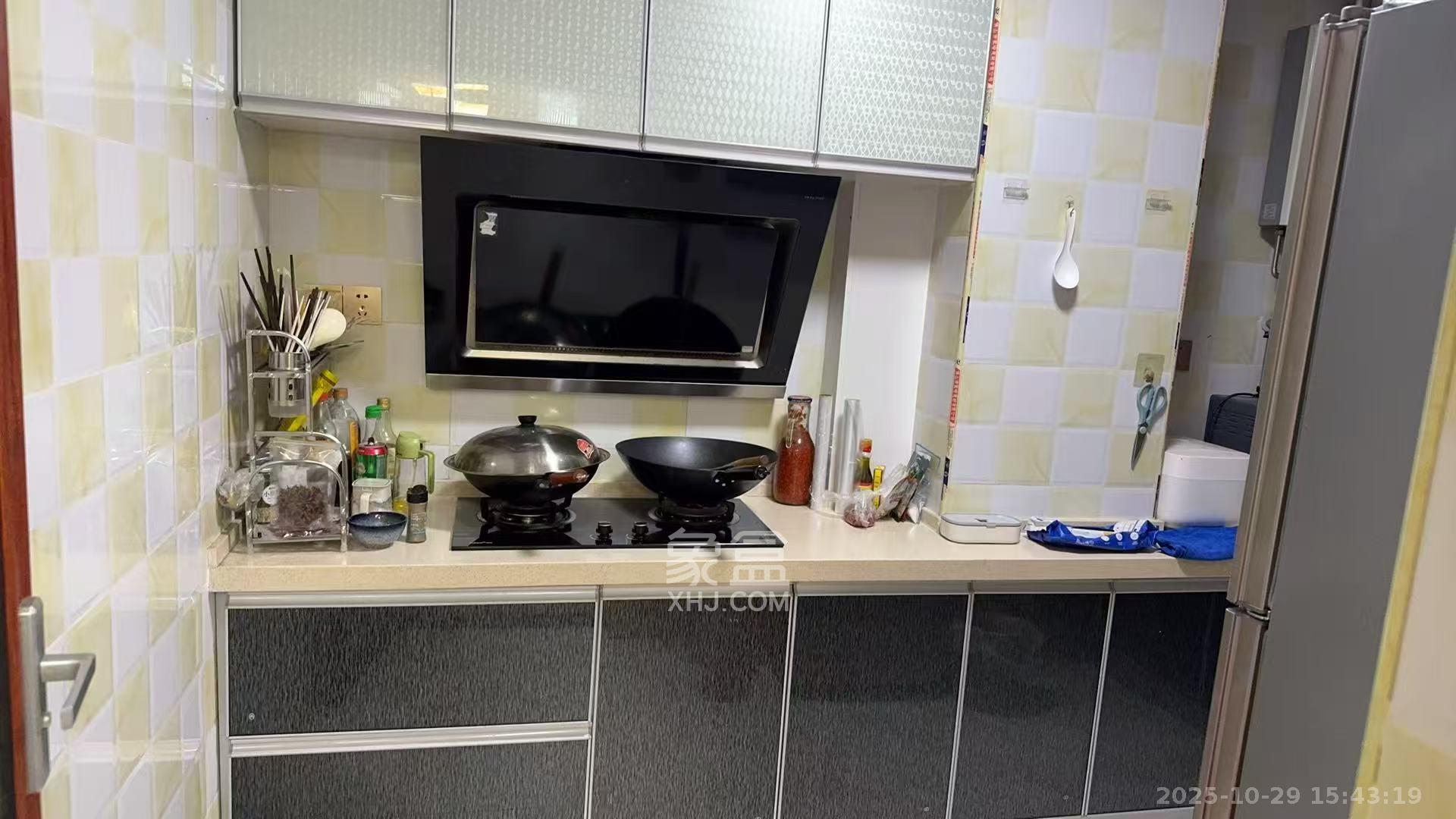 蓝光幸福满庭 2室2厅1卫 2600.0元/月 蓝光幸福满庭 2室2厅1卫 2600.0元/月室内图