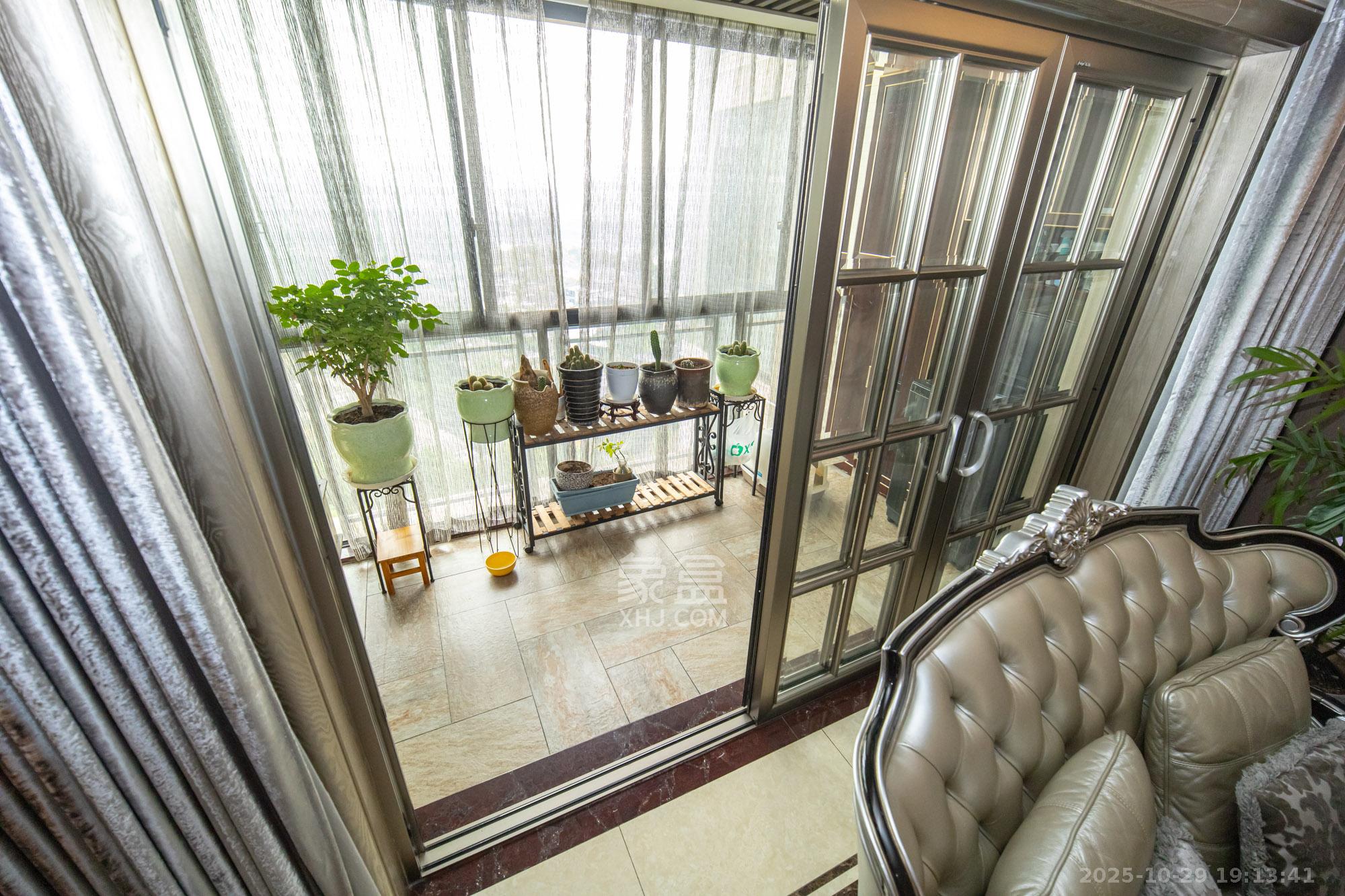 藏珑湖上国际花园  4室2厅2卫    268.0万阳台